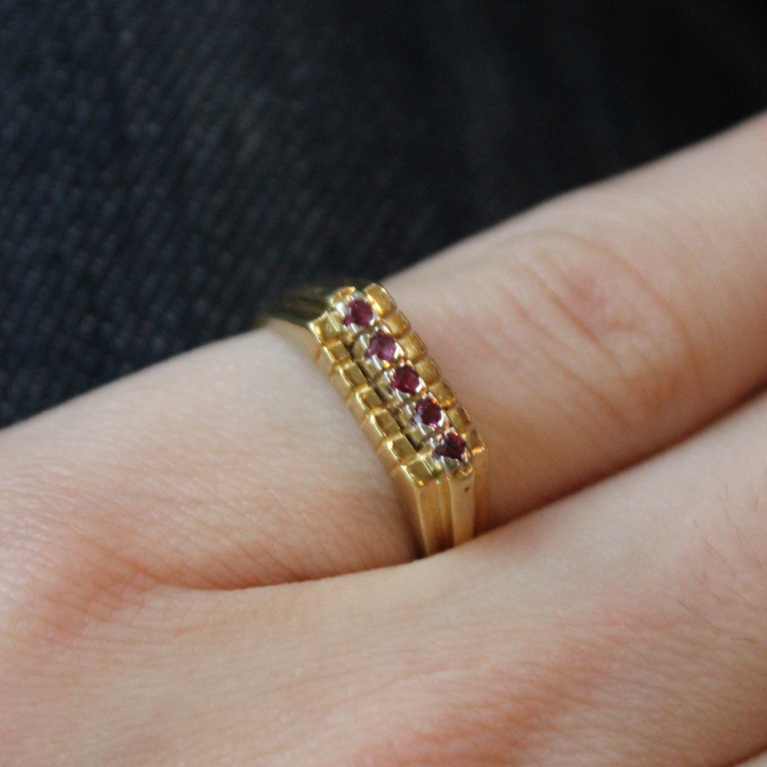 Bague cinq rubis | 0,08 ct | Taille 6,5 |