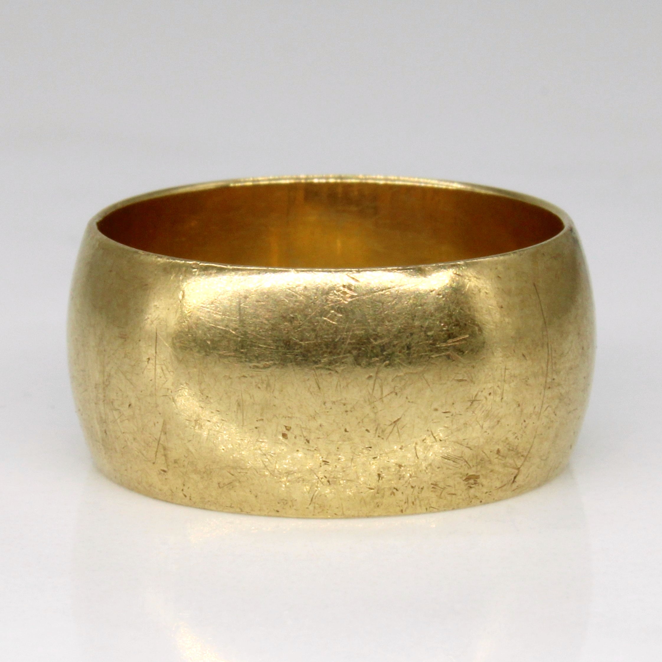 Bague large en or jaune des années 1960 | Taille 7,75 |