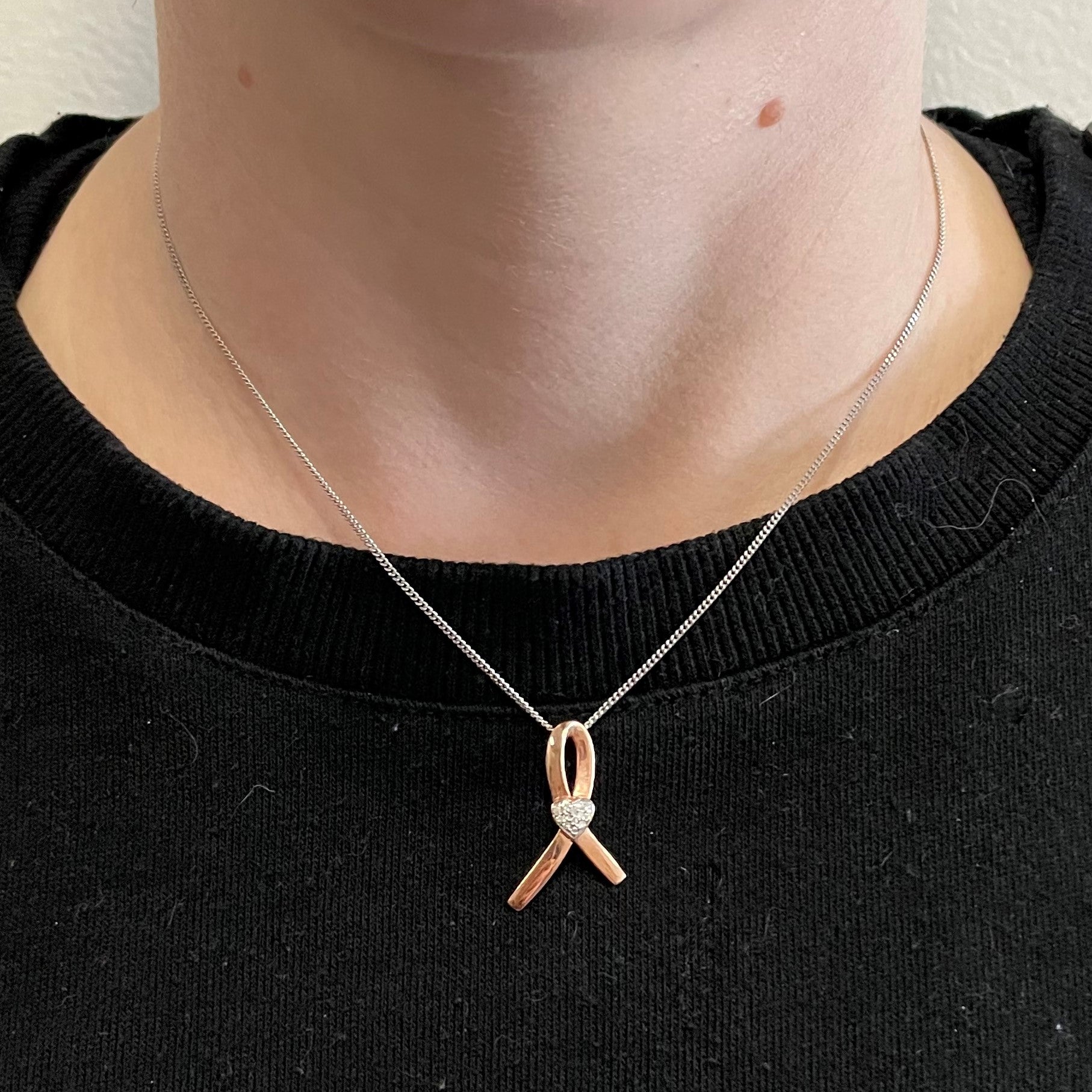 Diamond Cluster Ribbon Necklace | 0.07ctw | 16" |