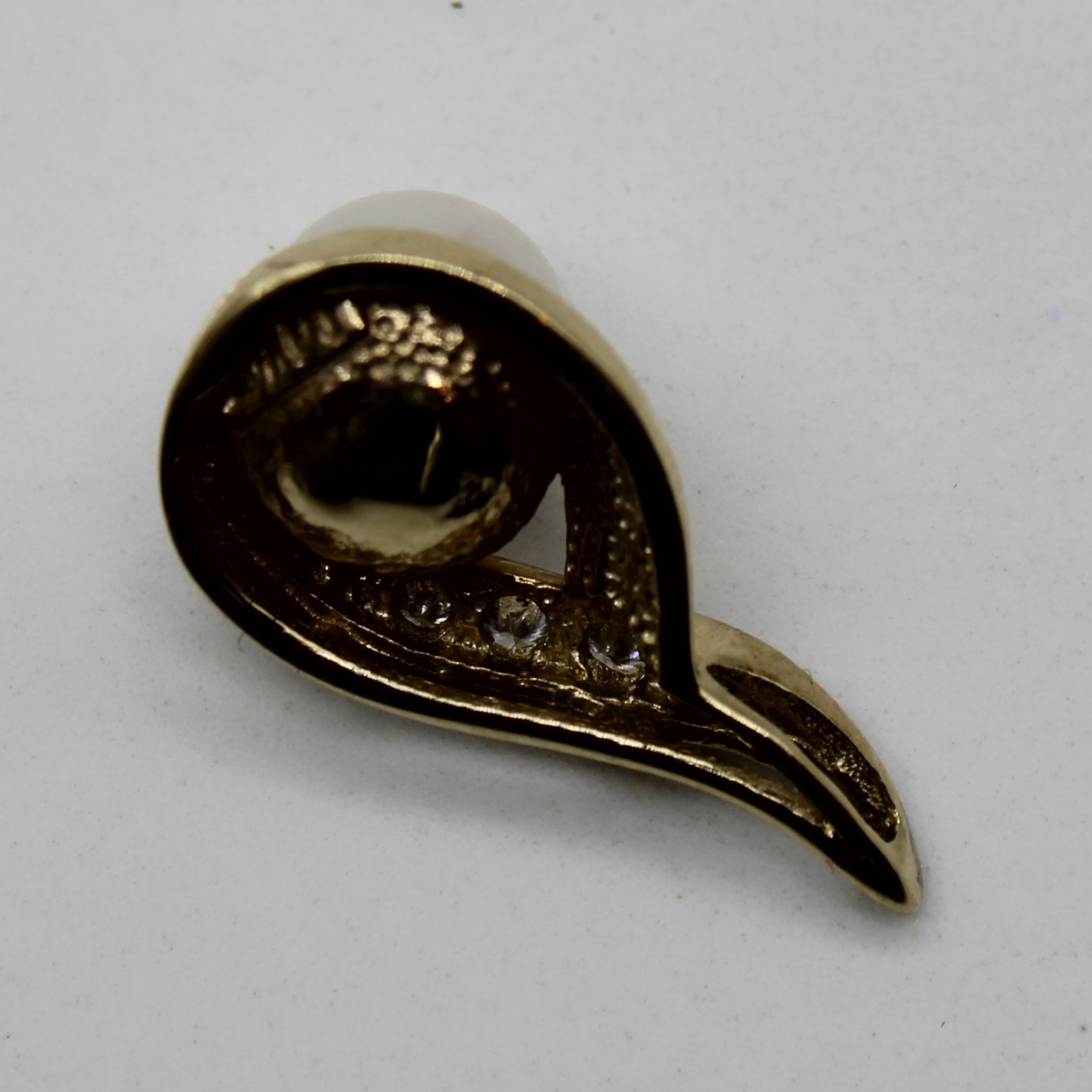 Pendentif en perles et diamants | 0,06 ct |