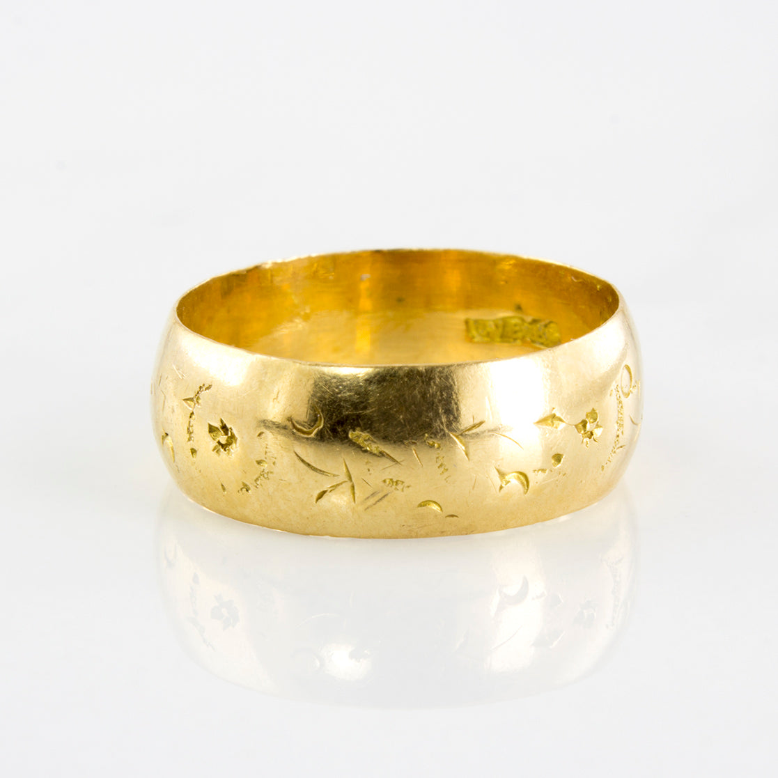 Bague large en or 18 carats, poinçonnée à Birmingham en 1915 et sculptée à la main | Taille 5,5 |
