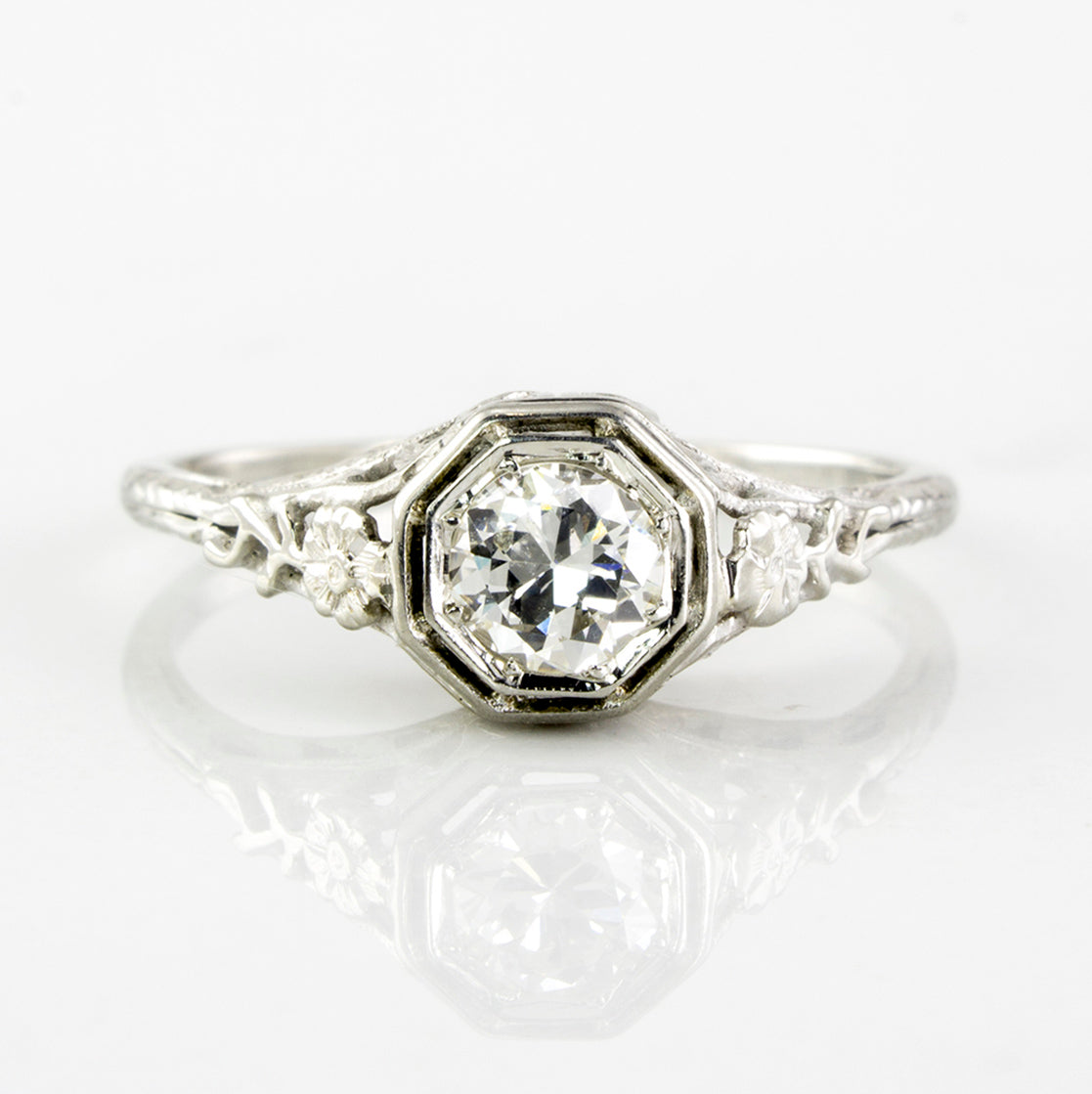Bague Art Déco à motif floral et diamants | 0,33 ct | Taille 8,25 |