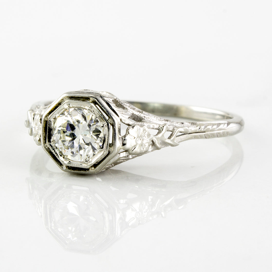 Bague Art Déco à motif floral et diamants | 0,33 ct | Taille 8,25 |