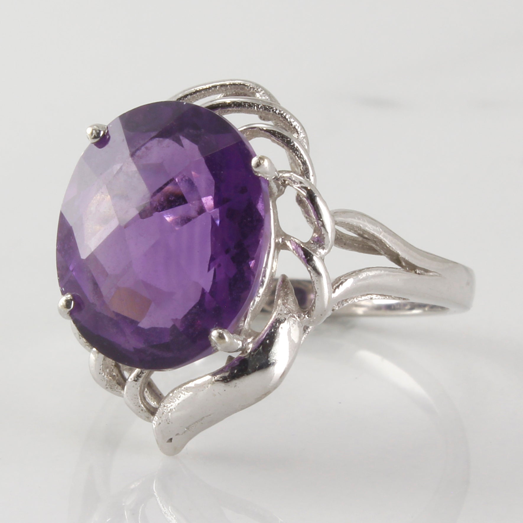 Oval Amethyst Cocktail Ring | 0.03ct, 4.00ct | SZ 6 |