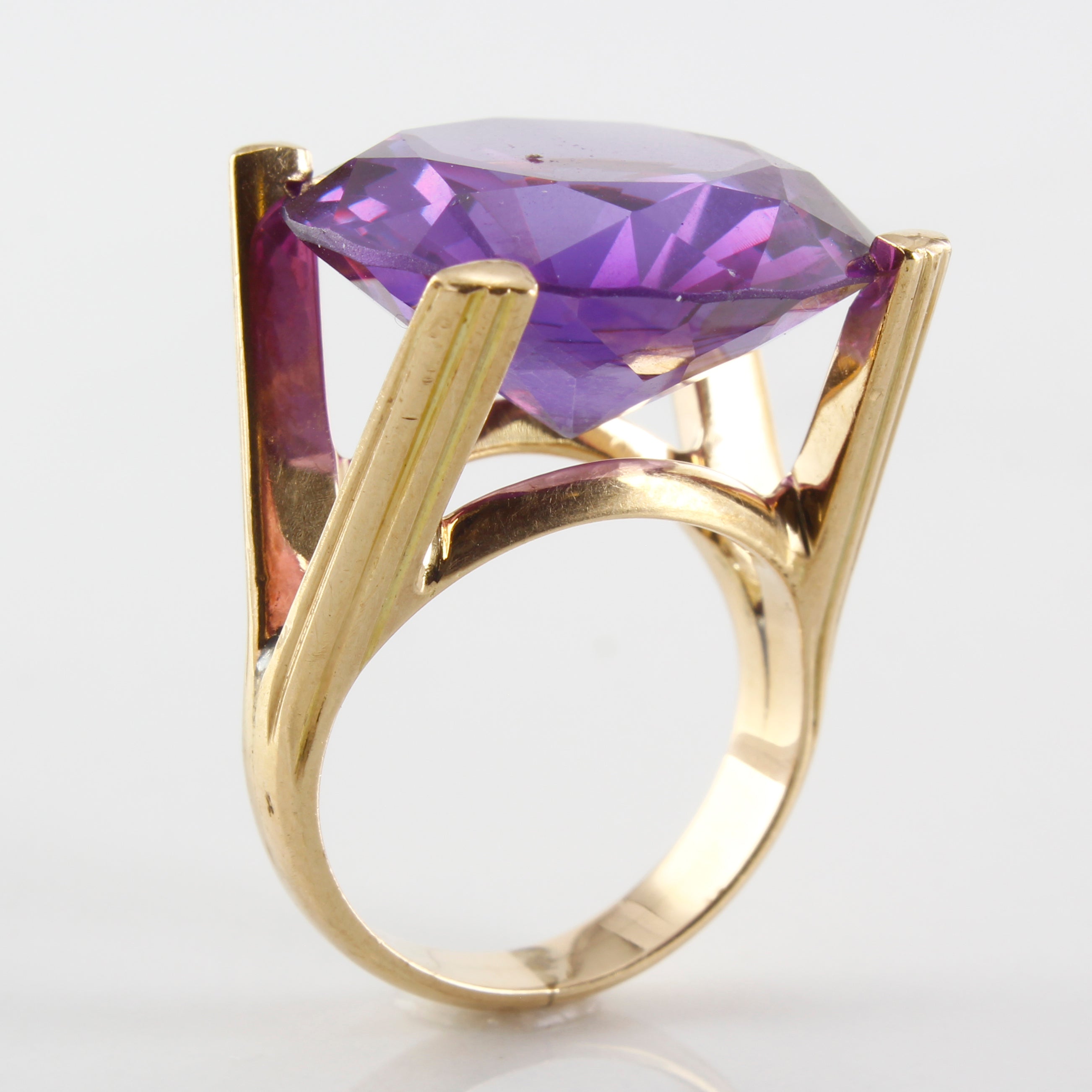 Synthetic Purple Sapphire Cocktail Ring | 18.81 ct | SZ 5 |