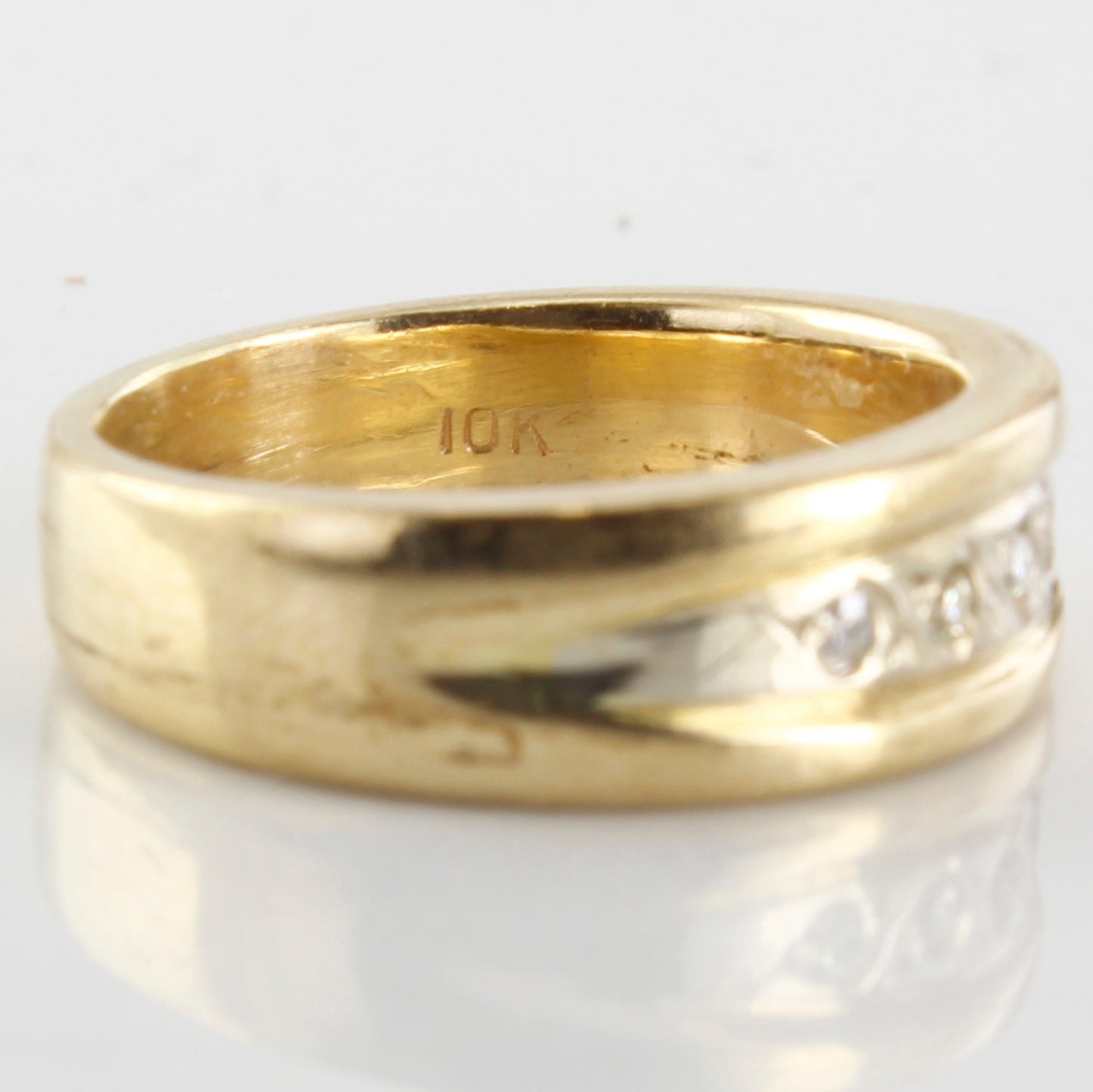Diamond Band | 0.04ctw | SZ 5 |