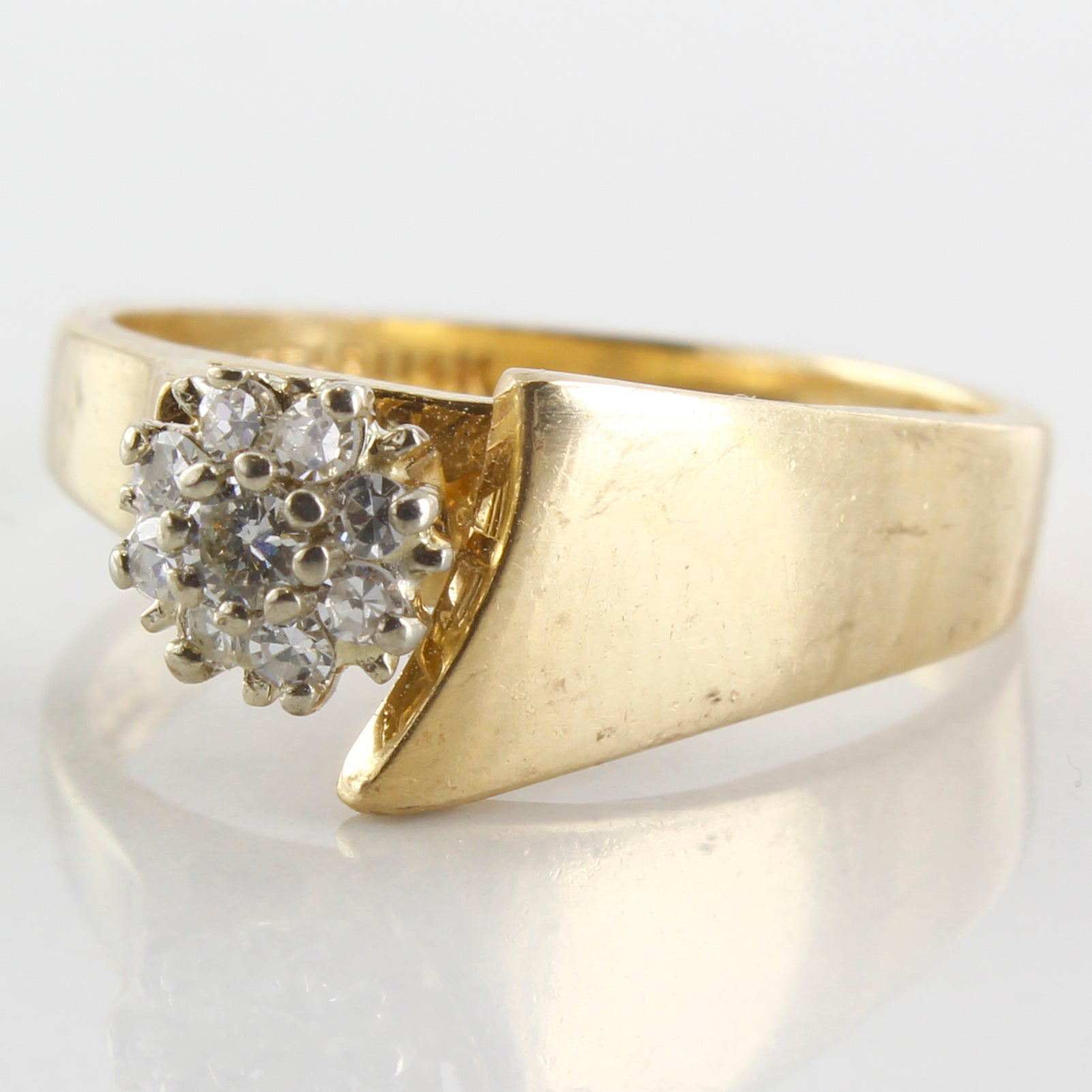 Asymmetrical Cluster Diamond Ring | 0.12ctw | SZ 6 |