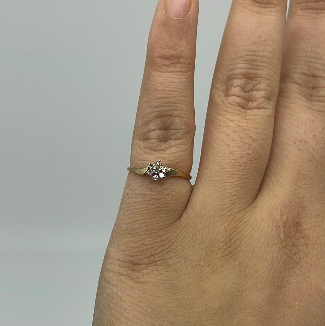 Petite Diamond Flower Ring | 0.07 ct, SZ 6.5 |
