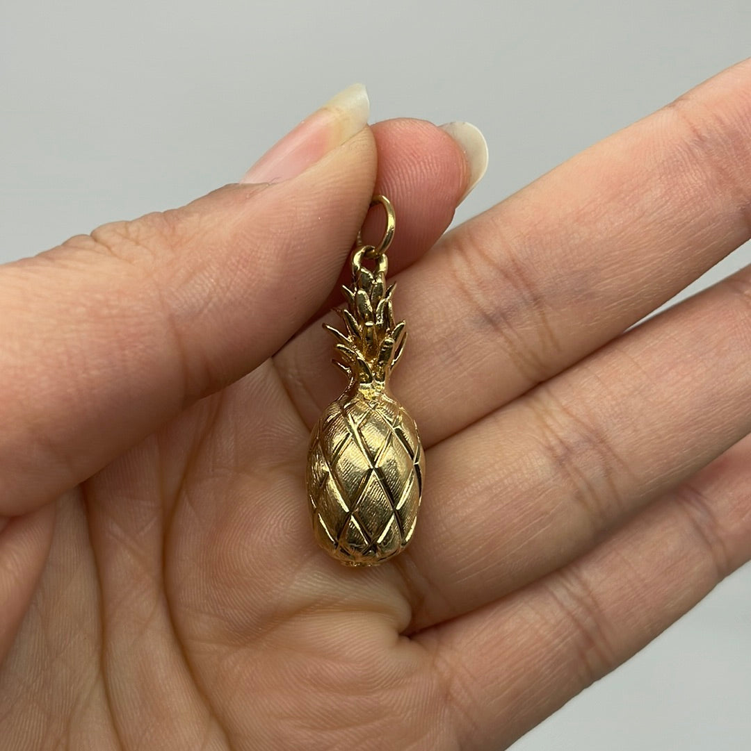 Retro Era Gold Pineapple Charm Pendant |