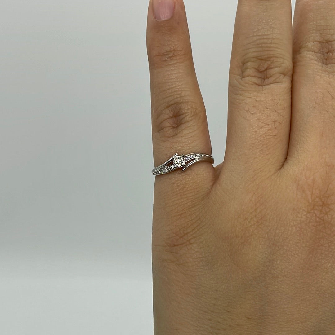 Diamond Cross Over Ring | 0.09ctw | SZ 6.5 |