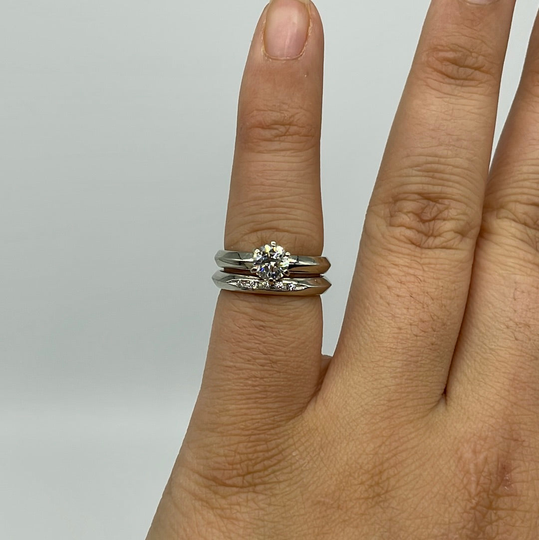 19k Knife Edge Diamond Wedding Set | 0.65 ctw, SZ 5 |
