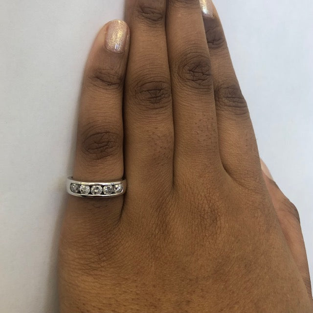 Channel Set Diamond Ring | 0.90ctw | SZ 7 |