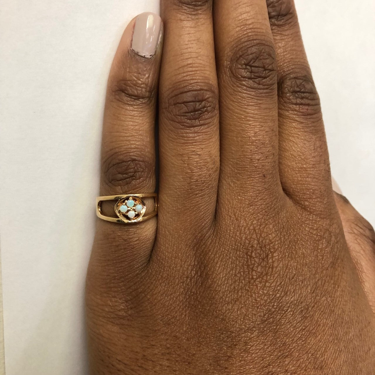 Cluster Opal Split Shank Ring | 0.12ctw | SZ 5.75 |