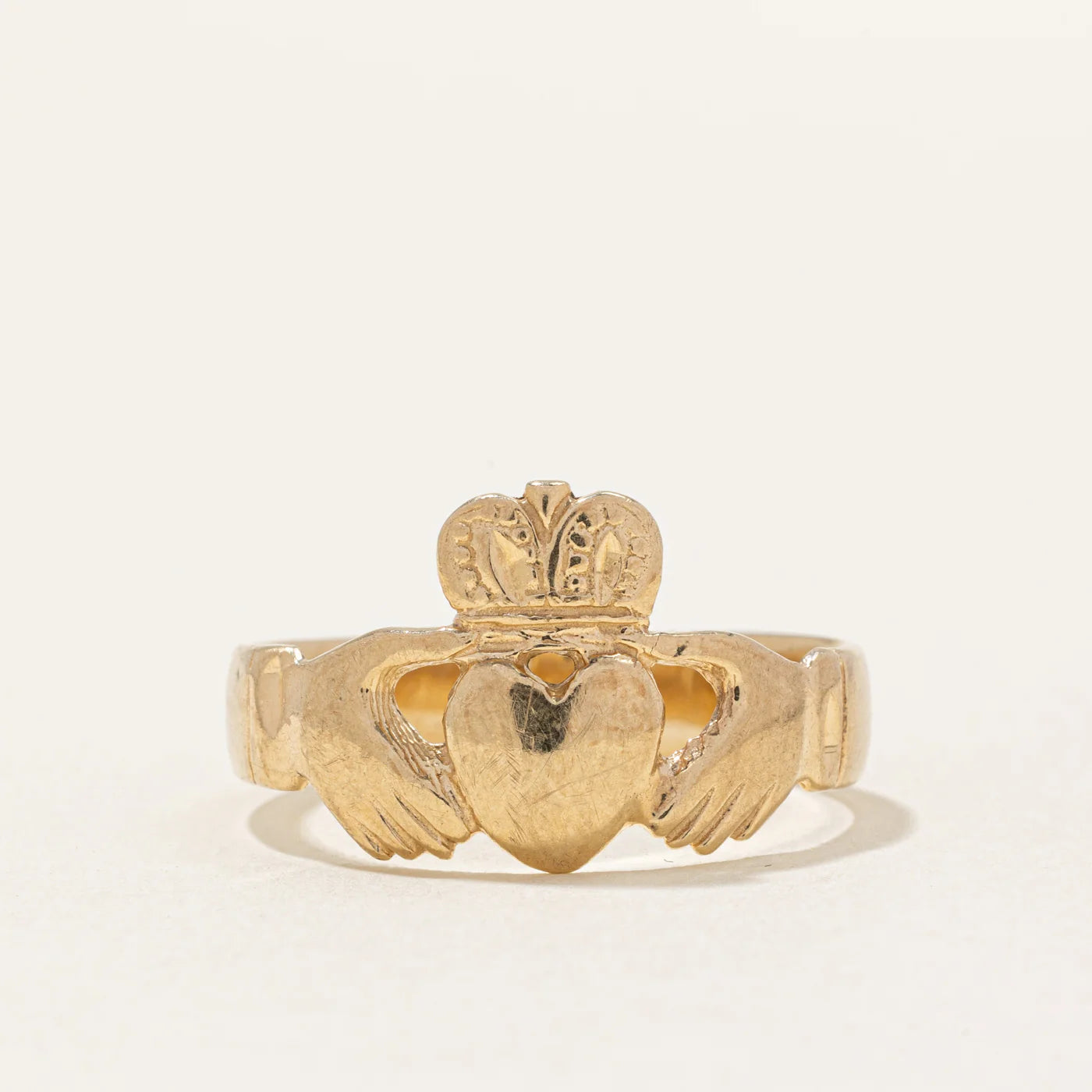 History of the Claddagh Design - 100 Ways