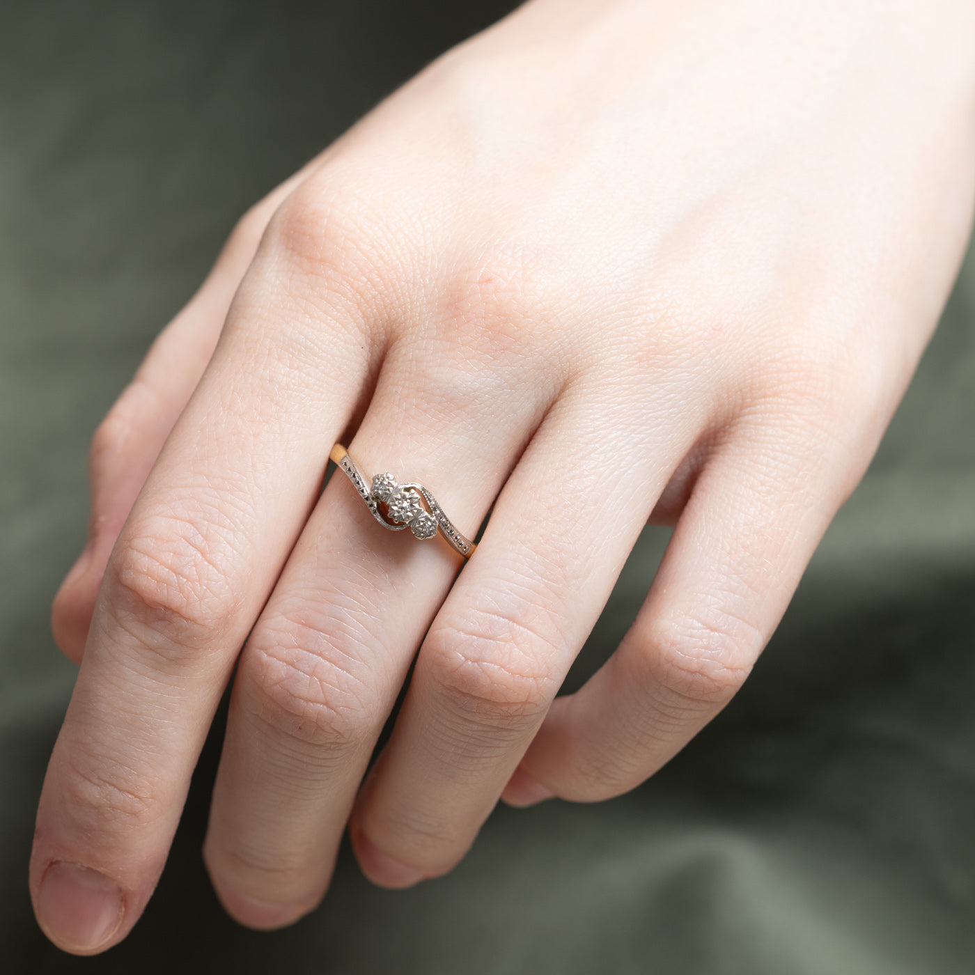 Bague croisée à trois diamants | 0,02 ct au total | Taille 7,25