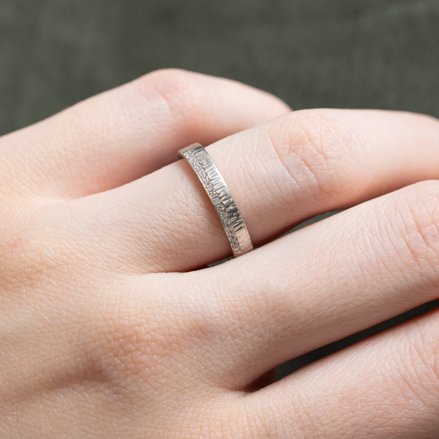 Diamond Accents Band | 0.018ctw | SZ 5