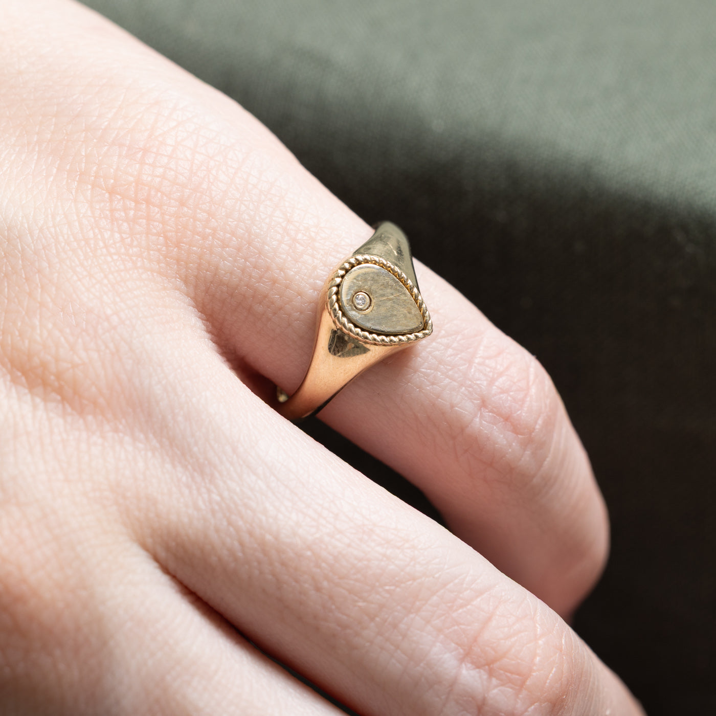 Bague en forme de larme avec diamant unique | 0,001 ct | Taille 5,25