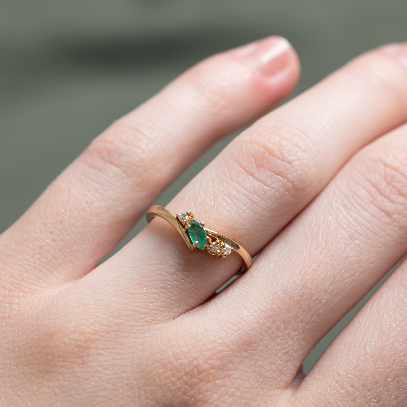 Emerald & Diamond Chevron Ring | 0.10ct, 0.036ctw | SZ 5.75
