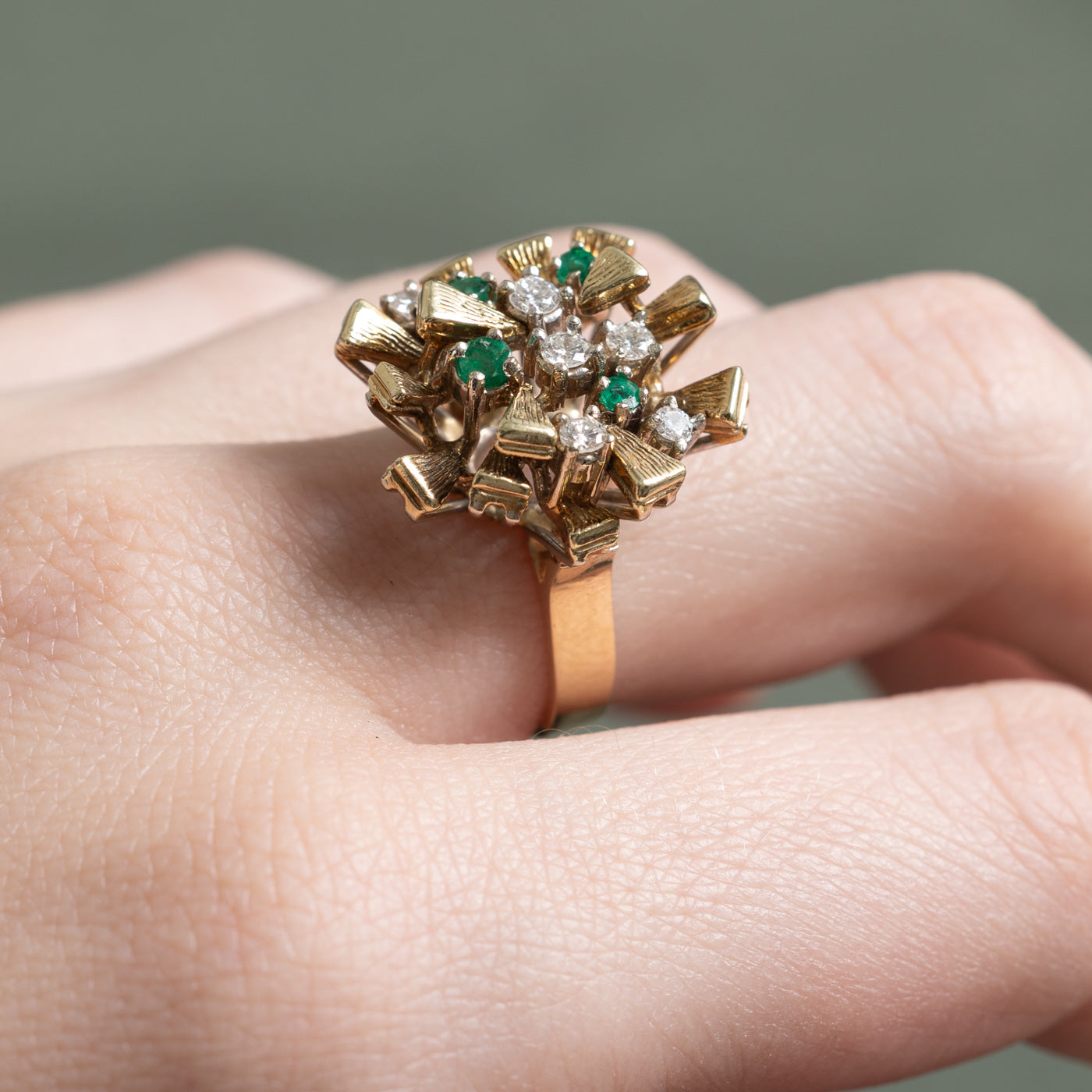 Bague sertie de diamants et d'émeraudes | 0,30 ct, 0,10 ct | Taille 5,75