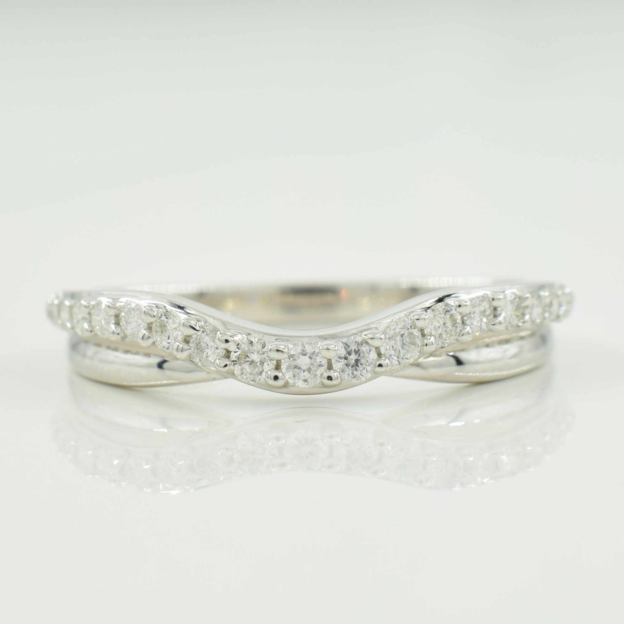 Chevron Diamond Ring | 0.17ctw | SZ 7 |