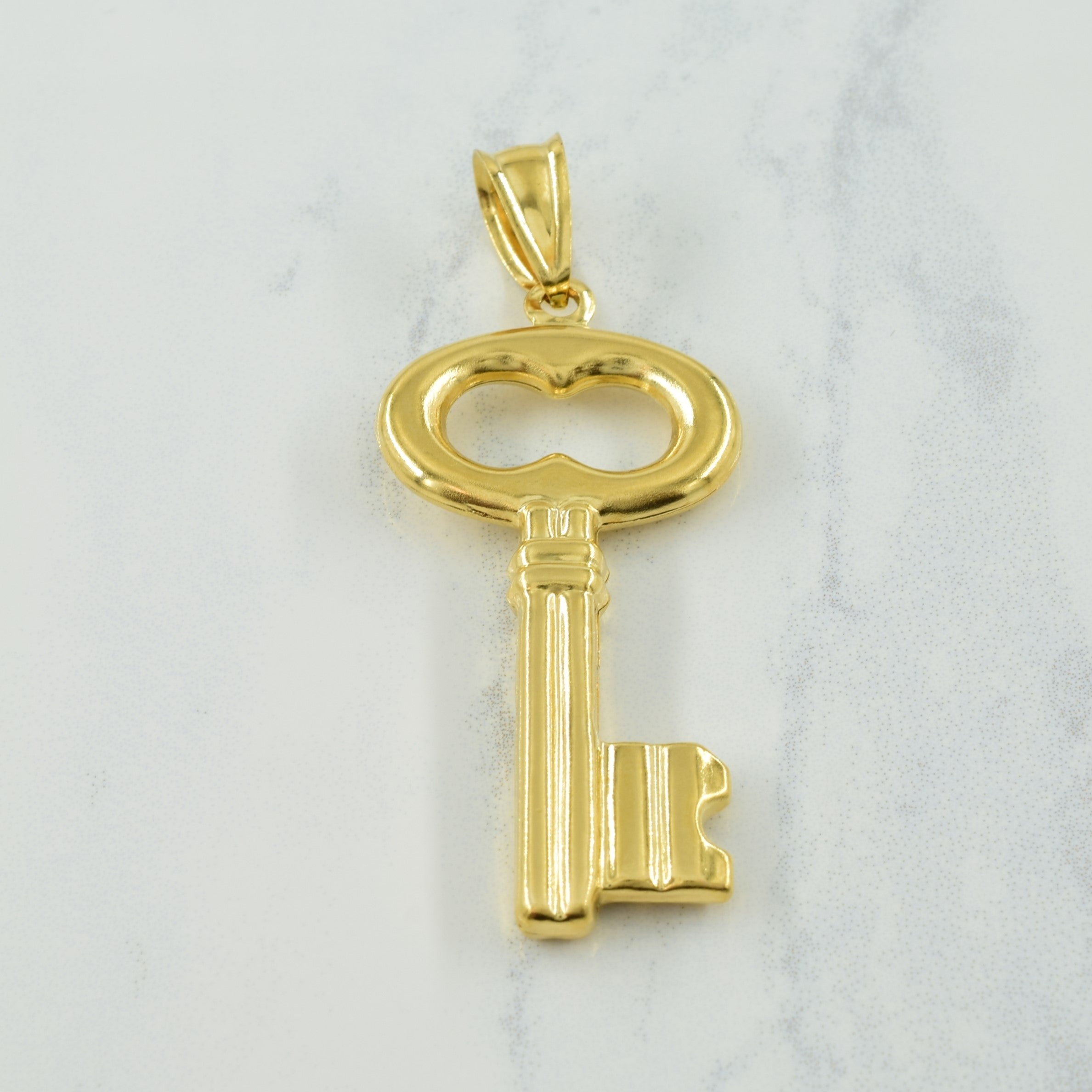 18k Yellow Gold Key Pendant |