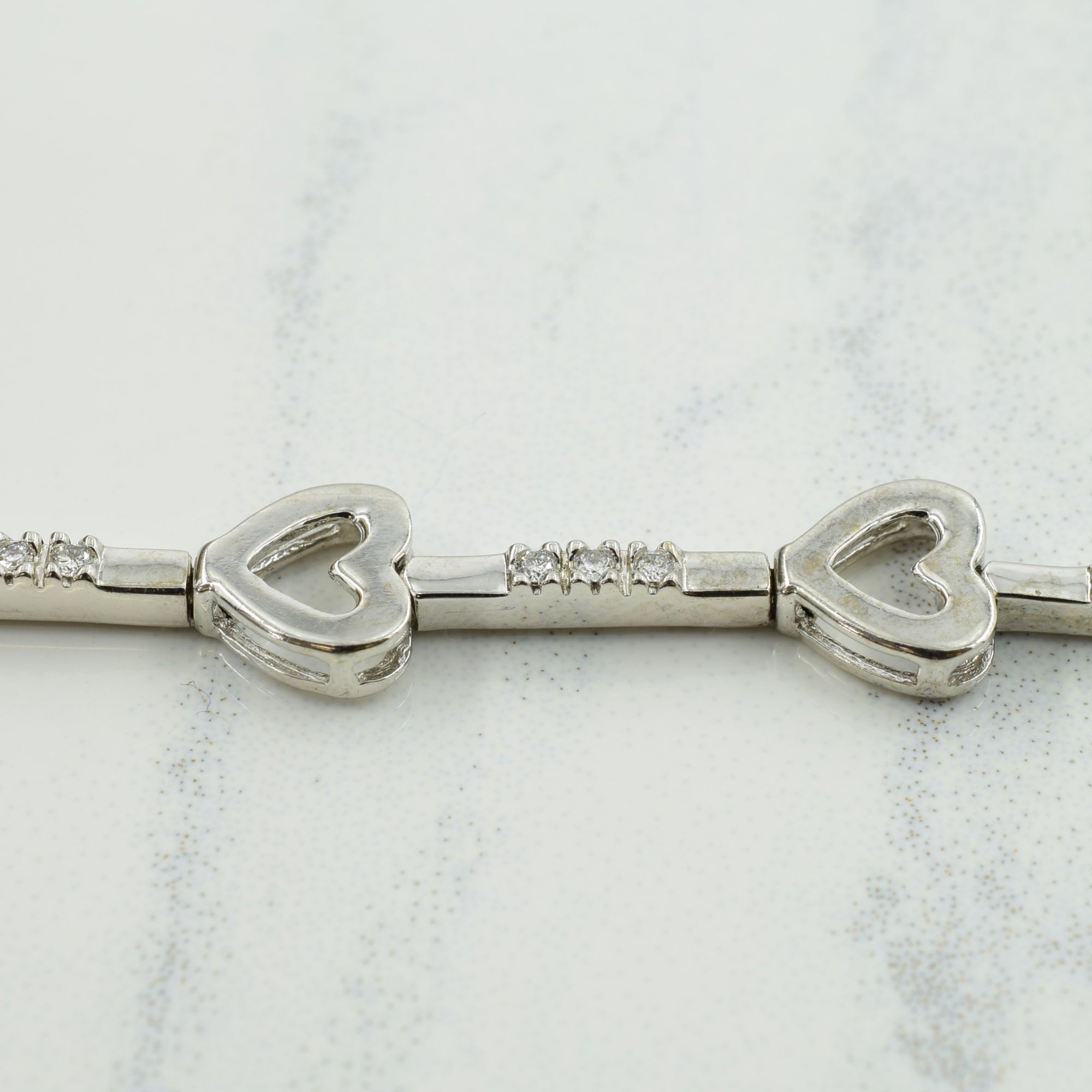 14k White Gold Diamond Heart Bracelet | 0.18ctw | 7