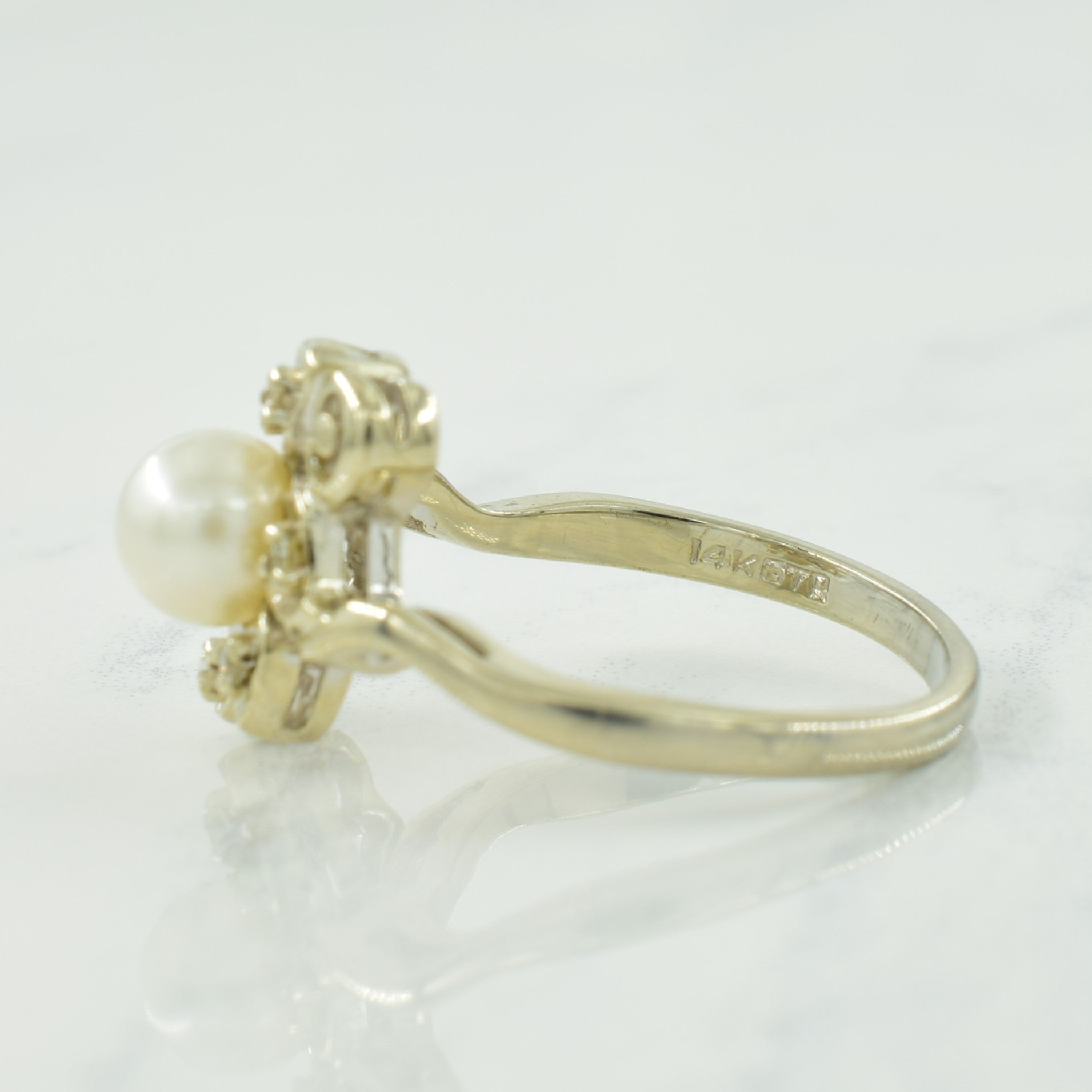 Pearl & Diamond Pinwheel Ring | 1.50ct, 0.10ctw | SZ 7.75 |