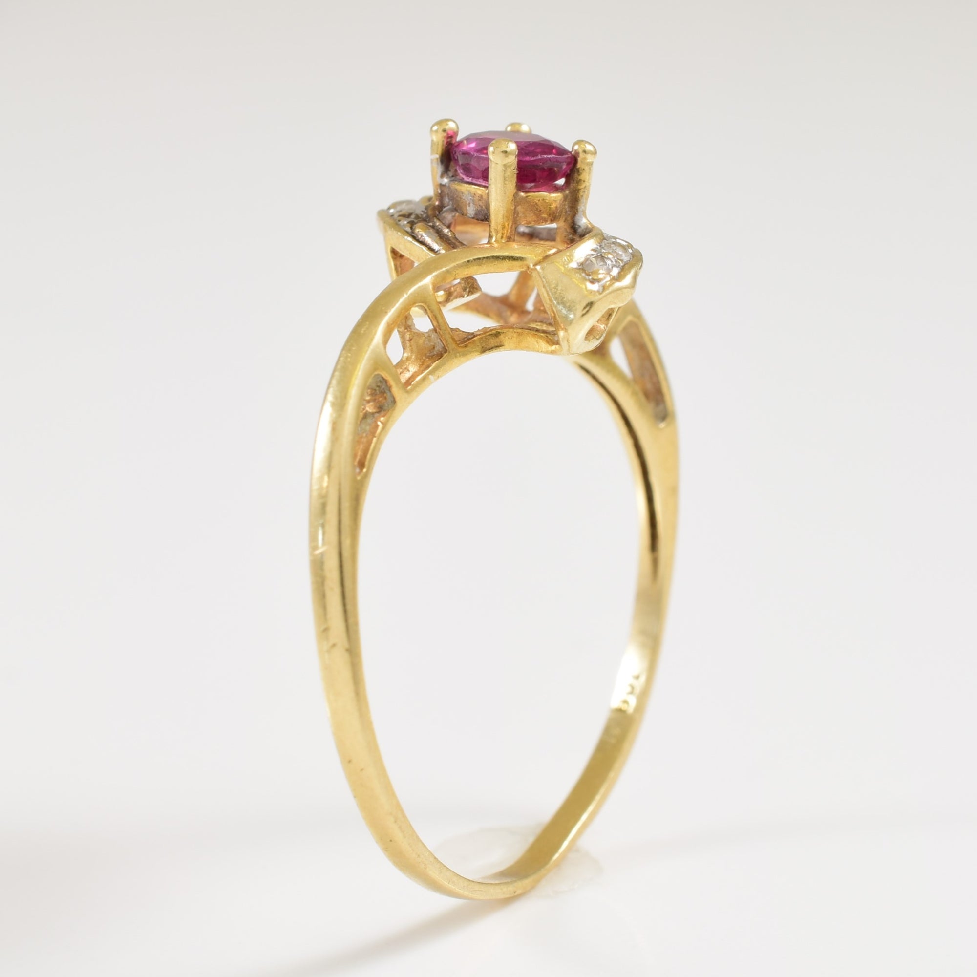 Ruby & Diamond Ring | 0.26ct, 0.02ctw | SZ 7 |