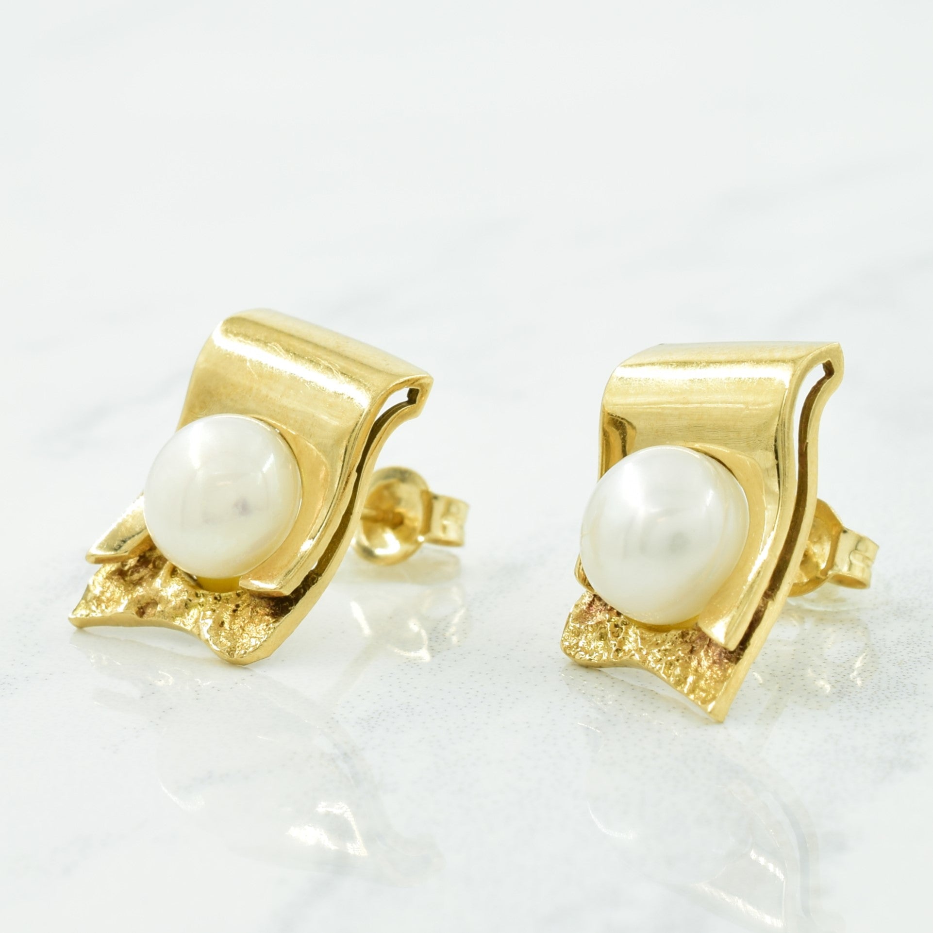 Pearl Stud Earrings | 3.20ctw |