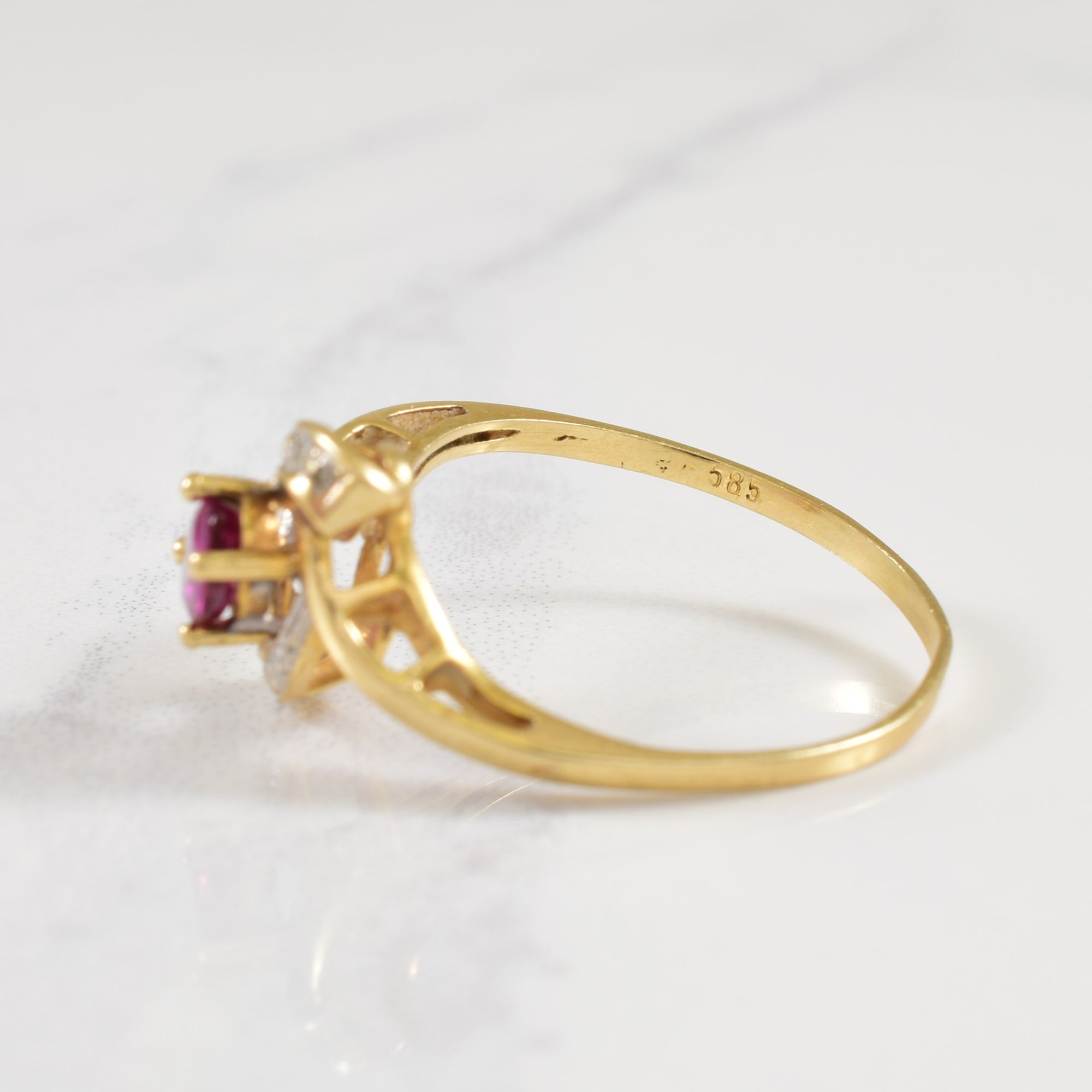 Ruby & Diamond Ring | 0.26ct, 0.02ctw | SZ 7 |