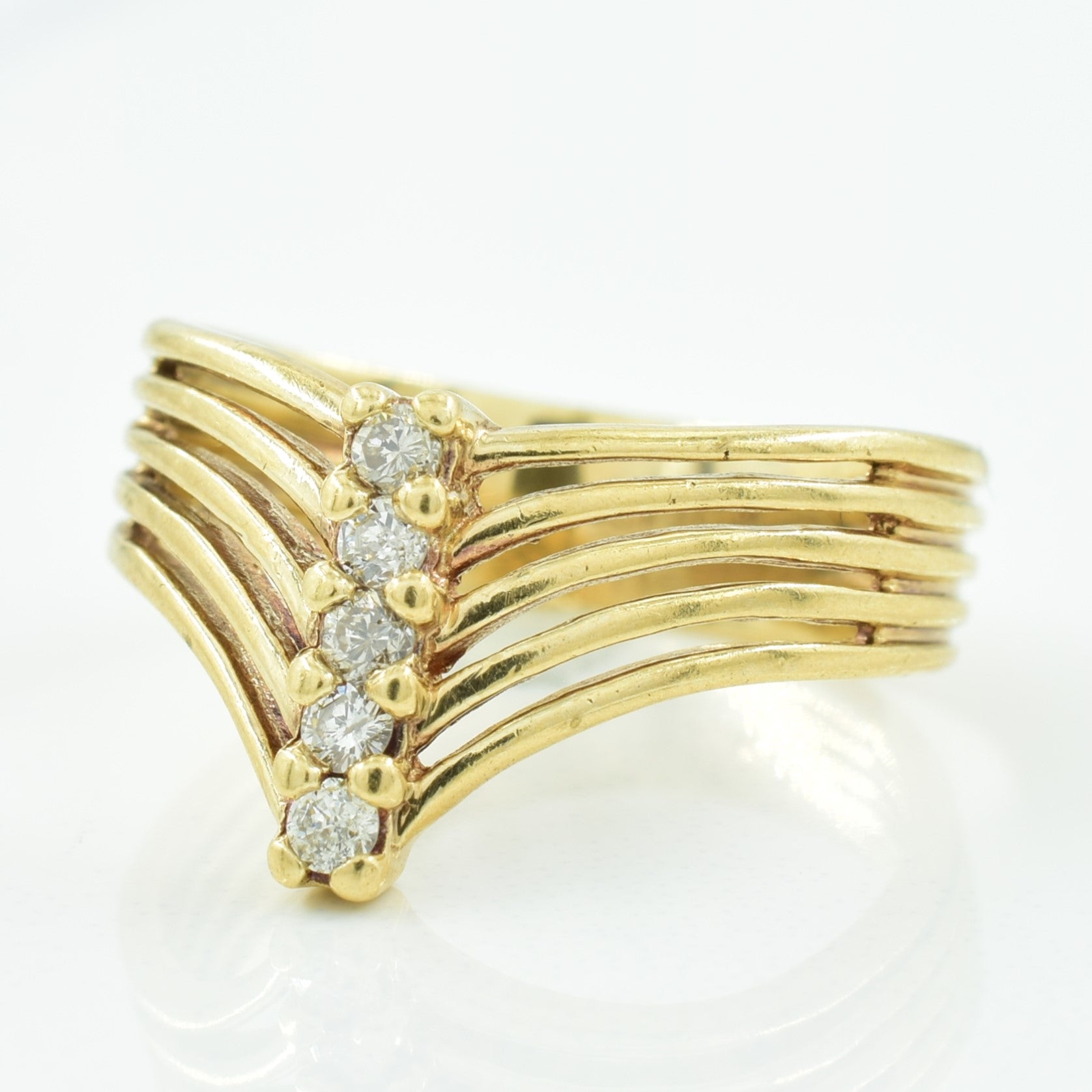 Chevron Diamond Ring | 0.10ctw | SZ 6 |