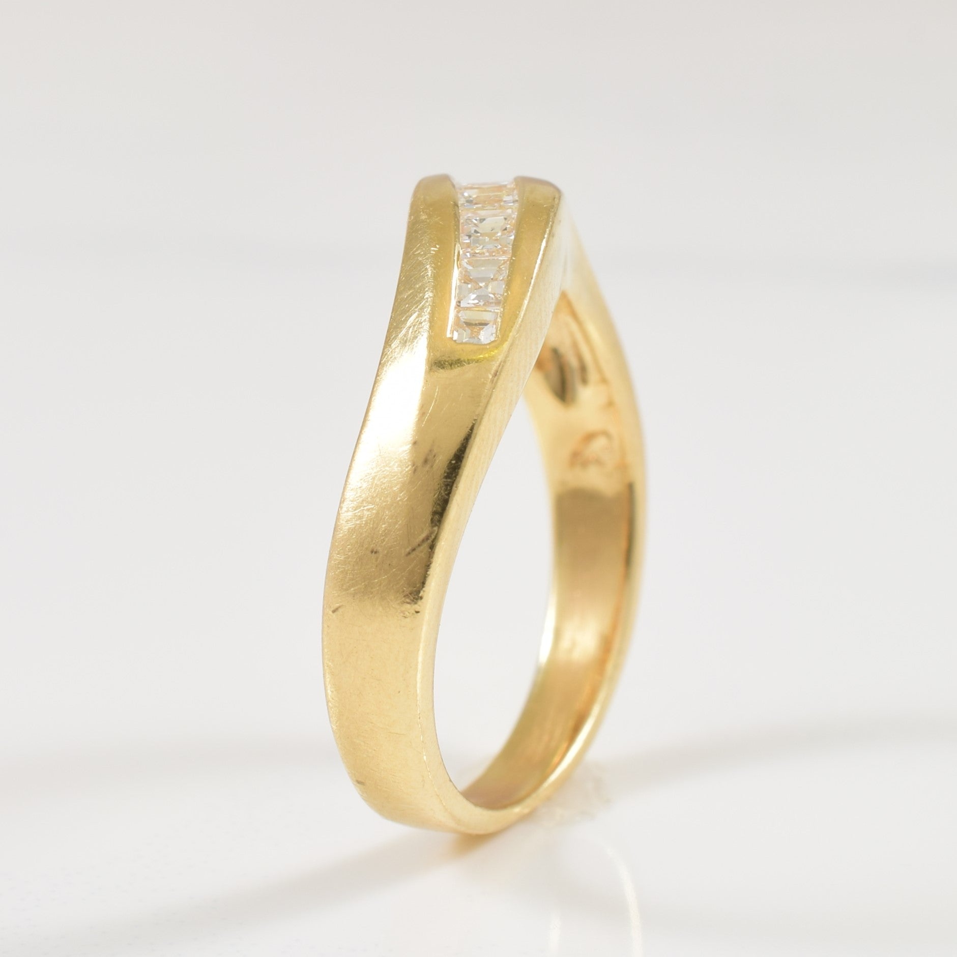 Channel Set Diamond Wave Ring | 0.24ctw | SZ 5.25 |