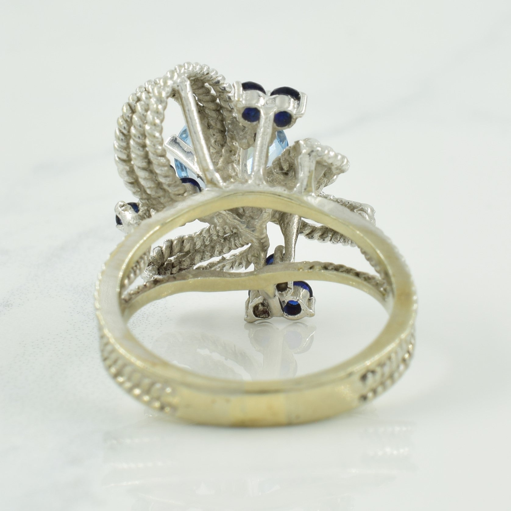 Bague cocktail en spinelle synthétique et saphir synthétique | 2,00 ct, 0,55 ct au total | Taille 6,5 | 