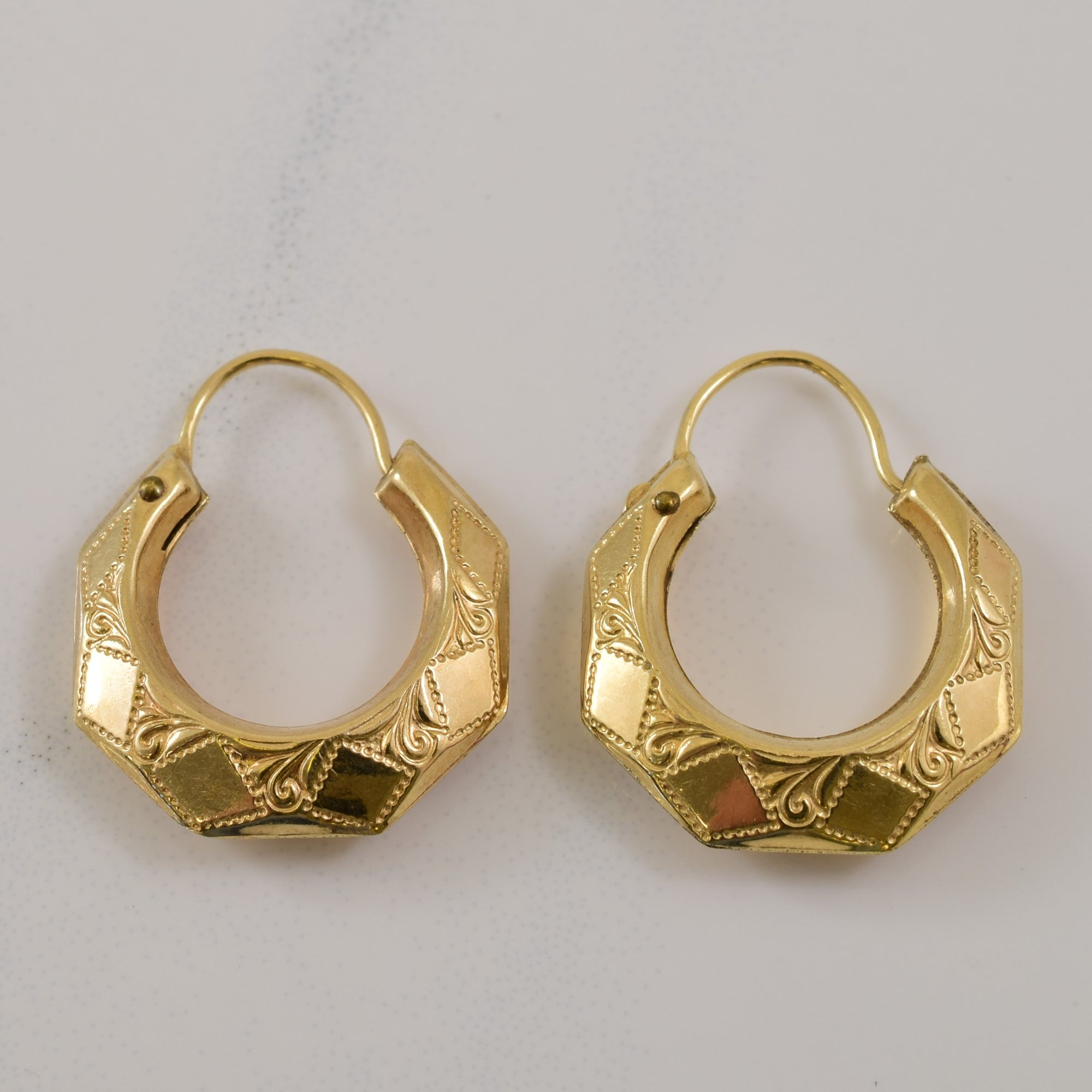 14k Yellow Gold Hoop Earrings 100 Ways   07 1 3de68cbc 4e9d 41d3 943e Afef2606138d 2000x2000 