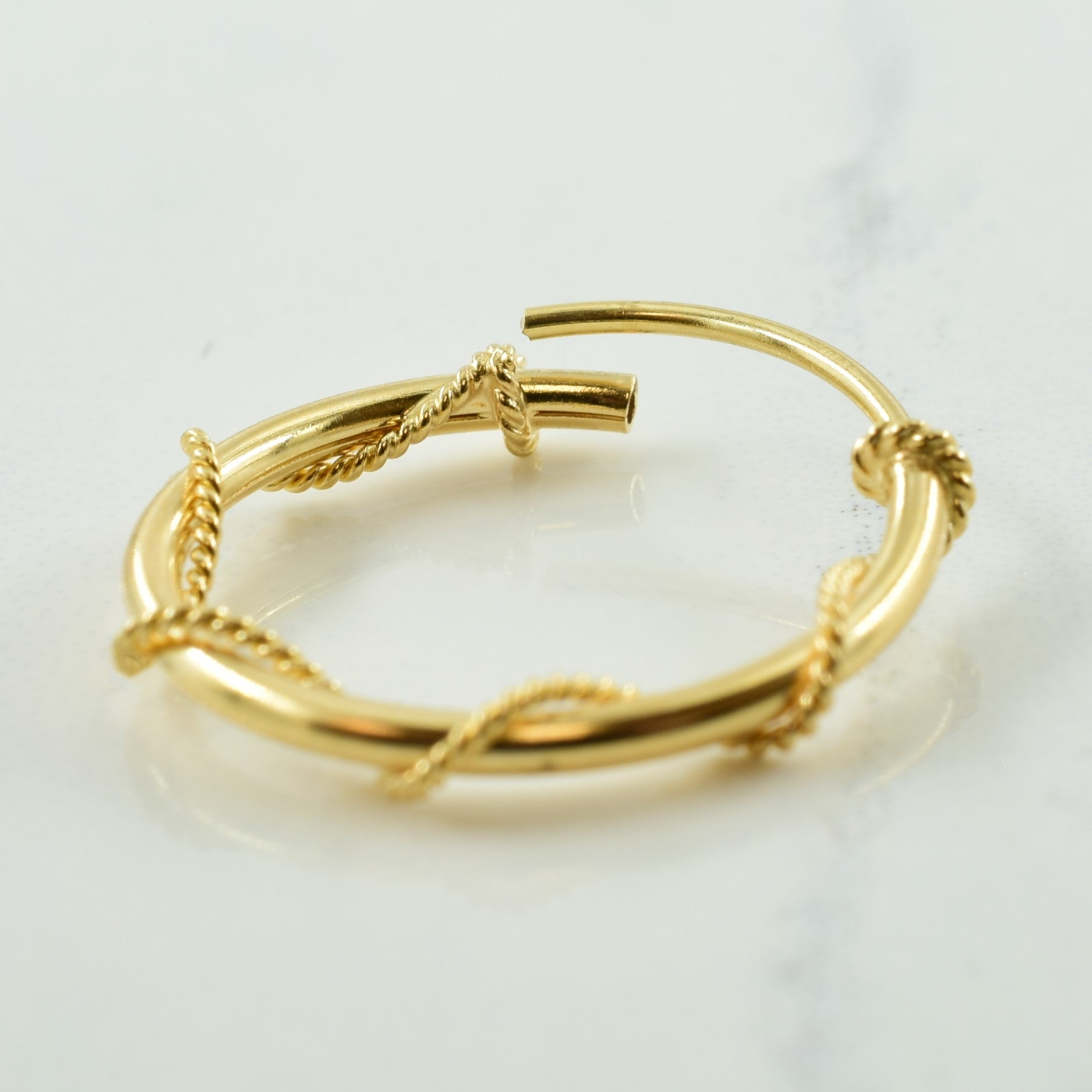 Boucles d'oreilles créoles en or jaune 10 carats 