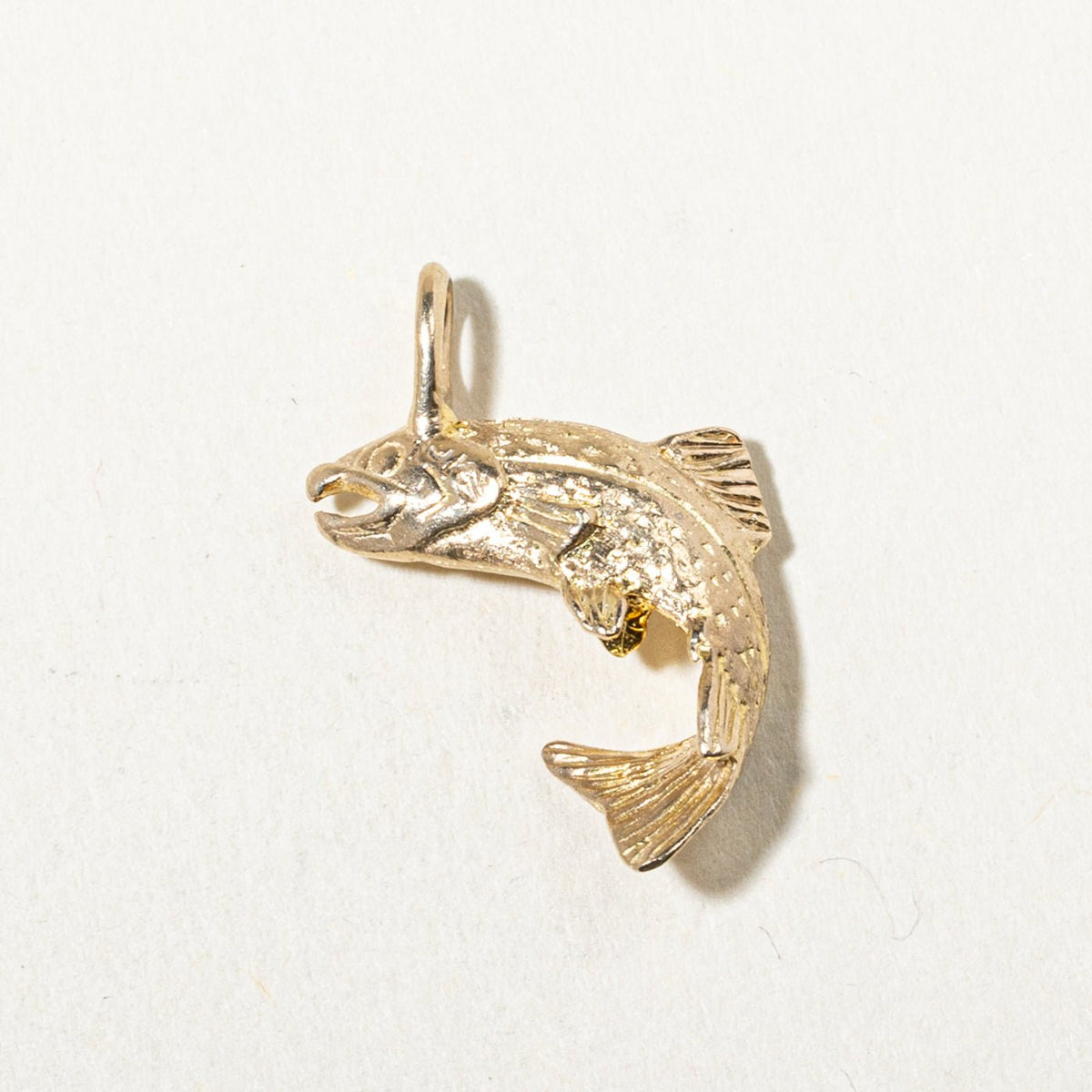 9k Yellow Gold Textured Salmon Charm