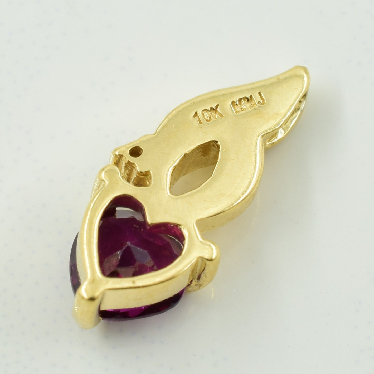 Heart Cut Garnet & Diamond Pendant | 0.60ct, 0.005ct |