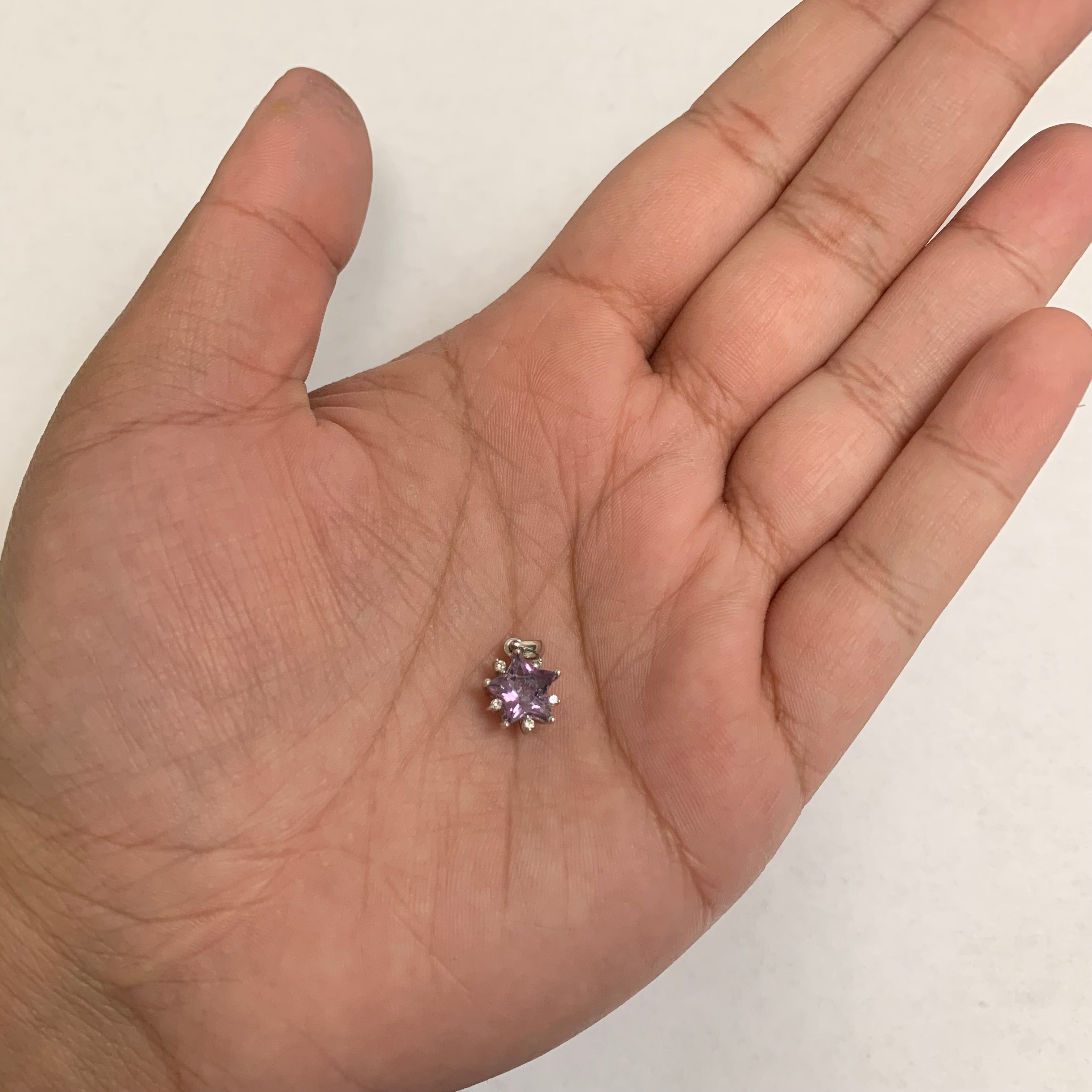 Pendentif en améthyste étoilée et diamants | 1,20 ct, 0,04 ct au total | 