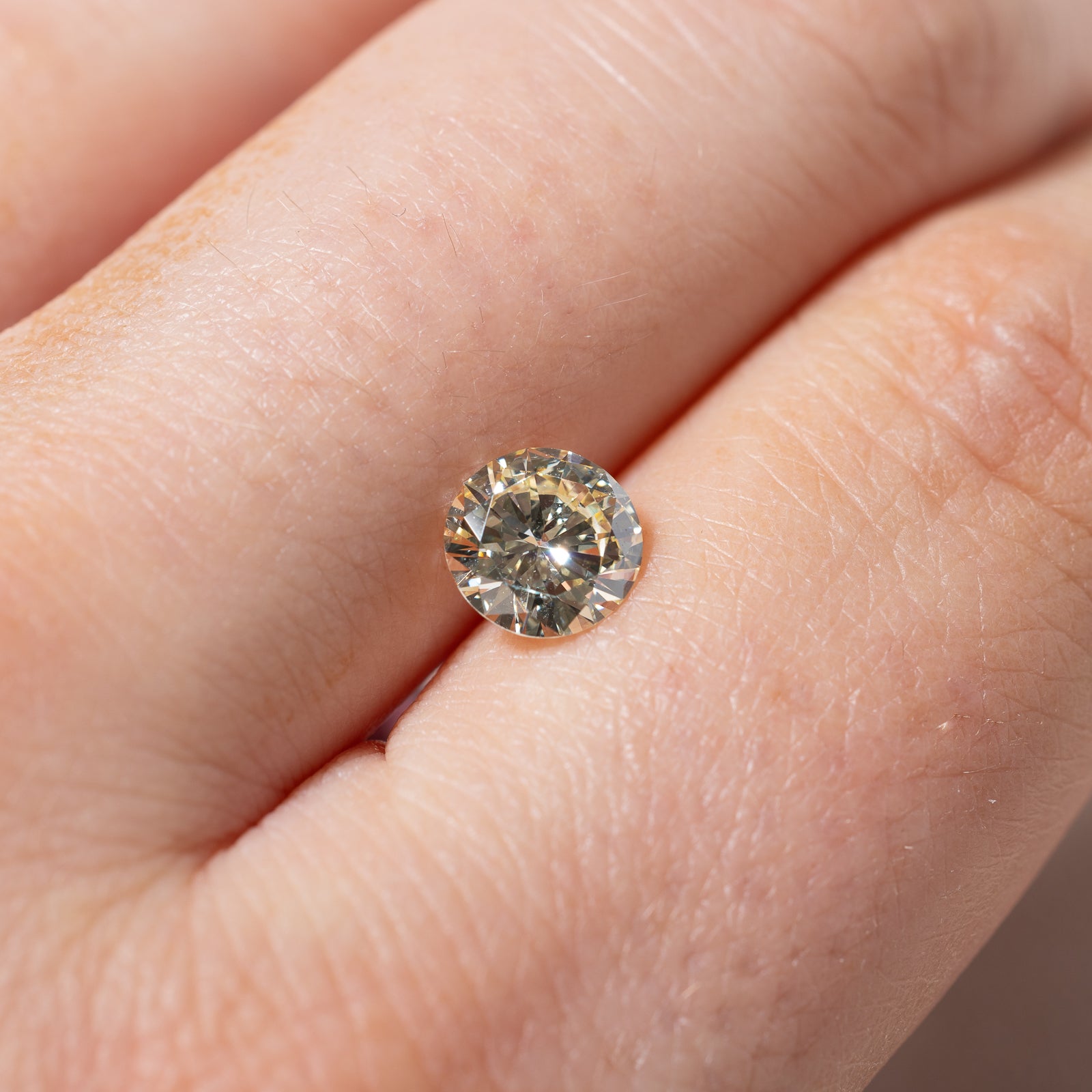 1ct+ GIA-graded Round Brilliant Cut Natural Loose Diamond | GIA 1.05ct VS1 Q/R |