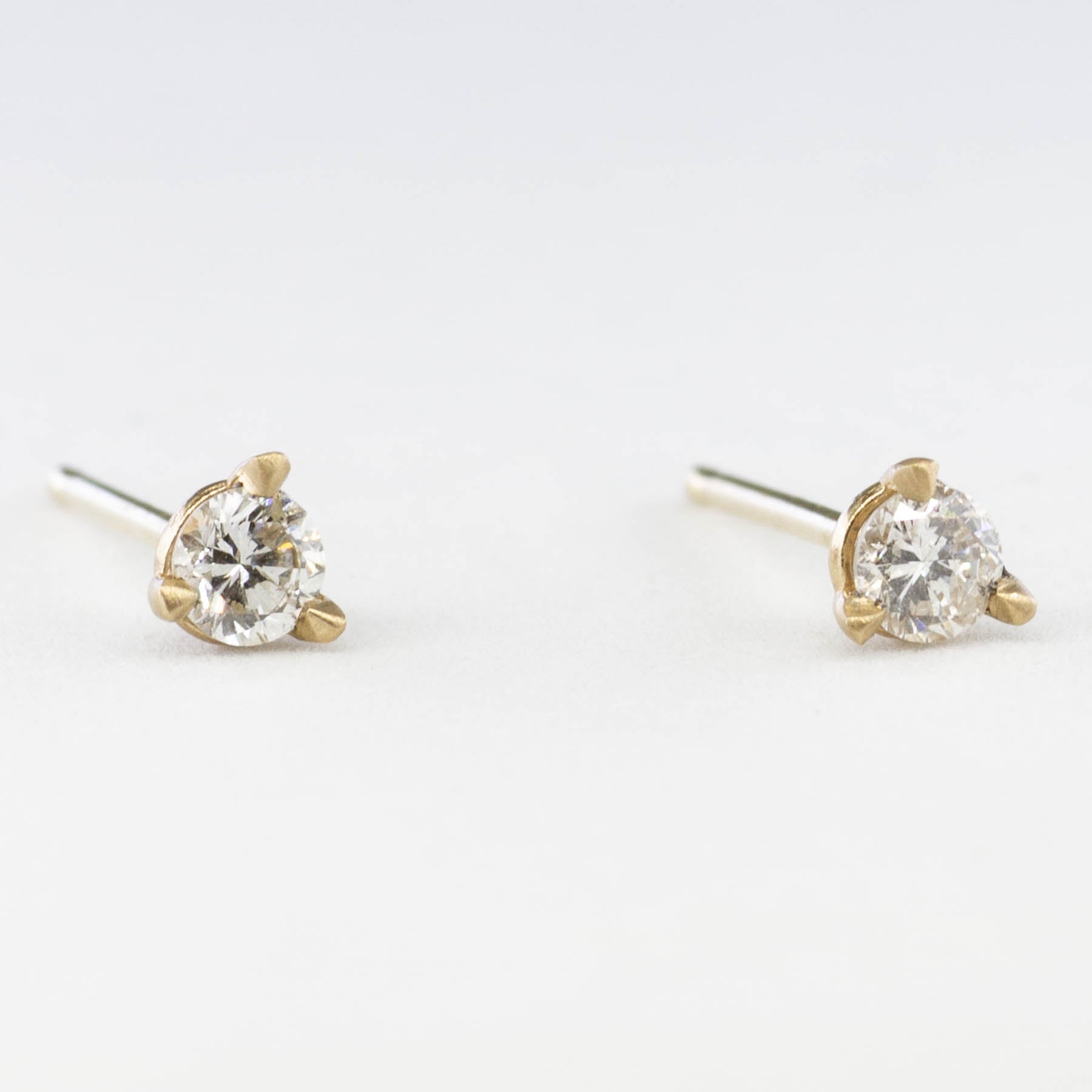 '100 Ways' 14k Yellow Gold Diamond Martini Studs 1/4 ctw