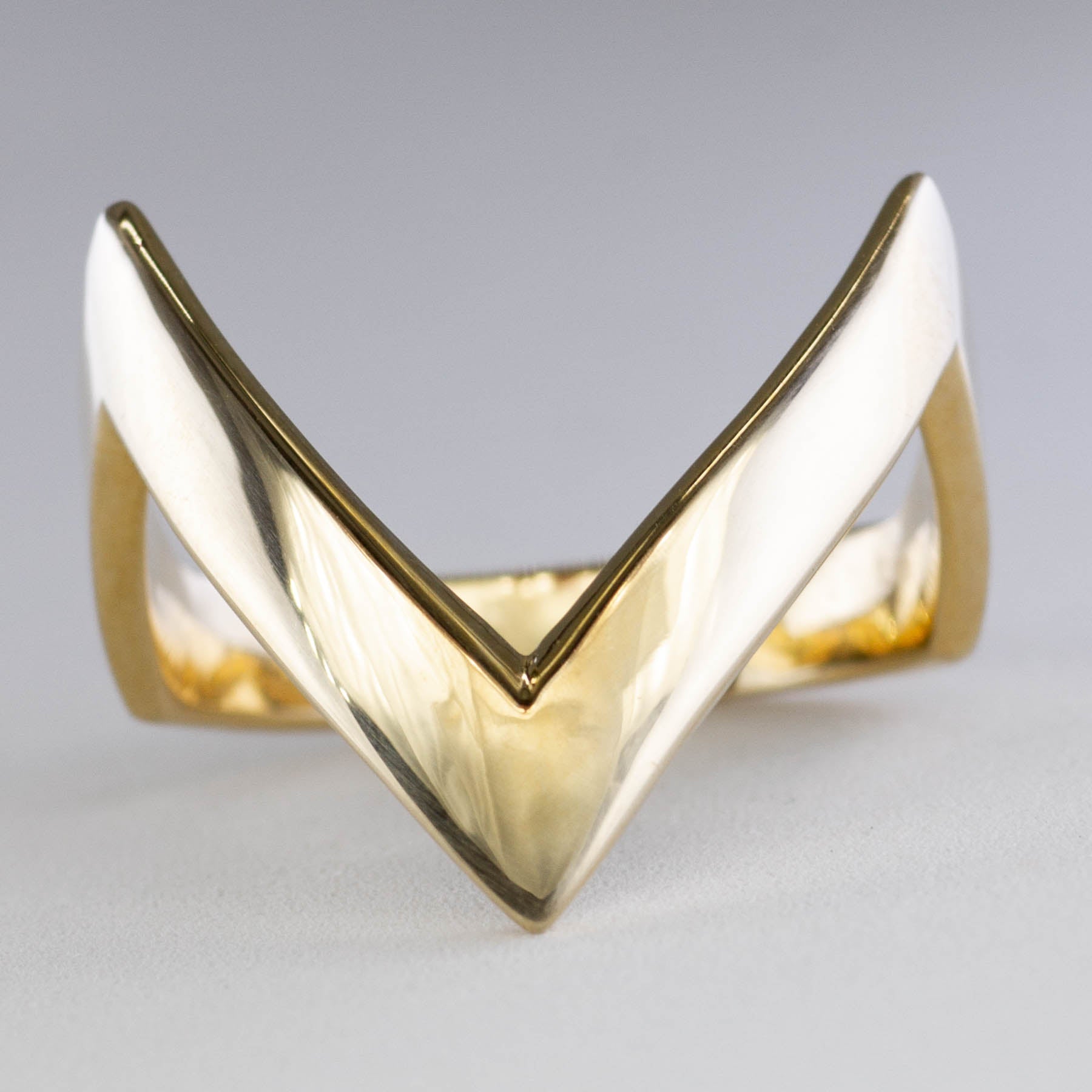 '100 Ways' Yellow Gold V Ring | SZ 7 | - 100 Ways