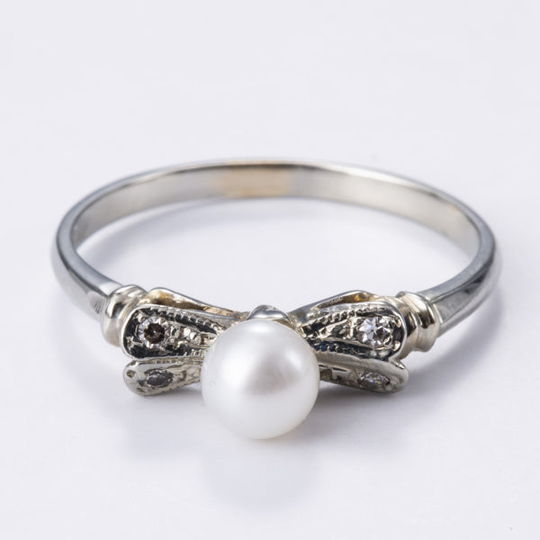 18k White Gold Pearl and Diamond Ring | 4.5mm, 0.04ctw | Sz 6.5