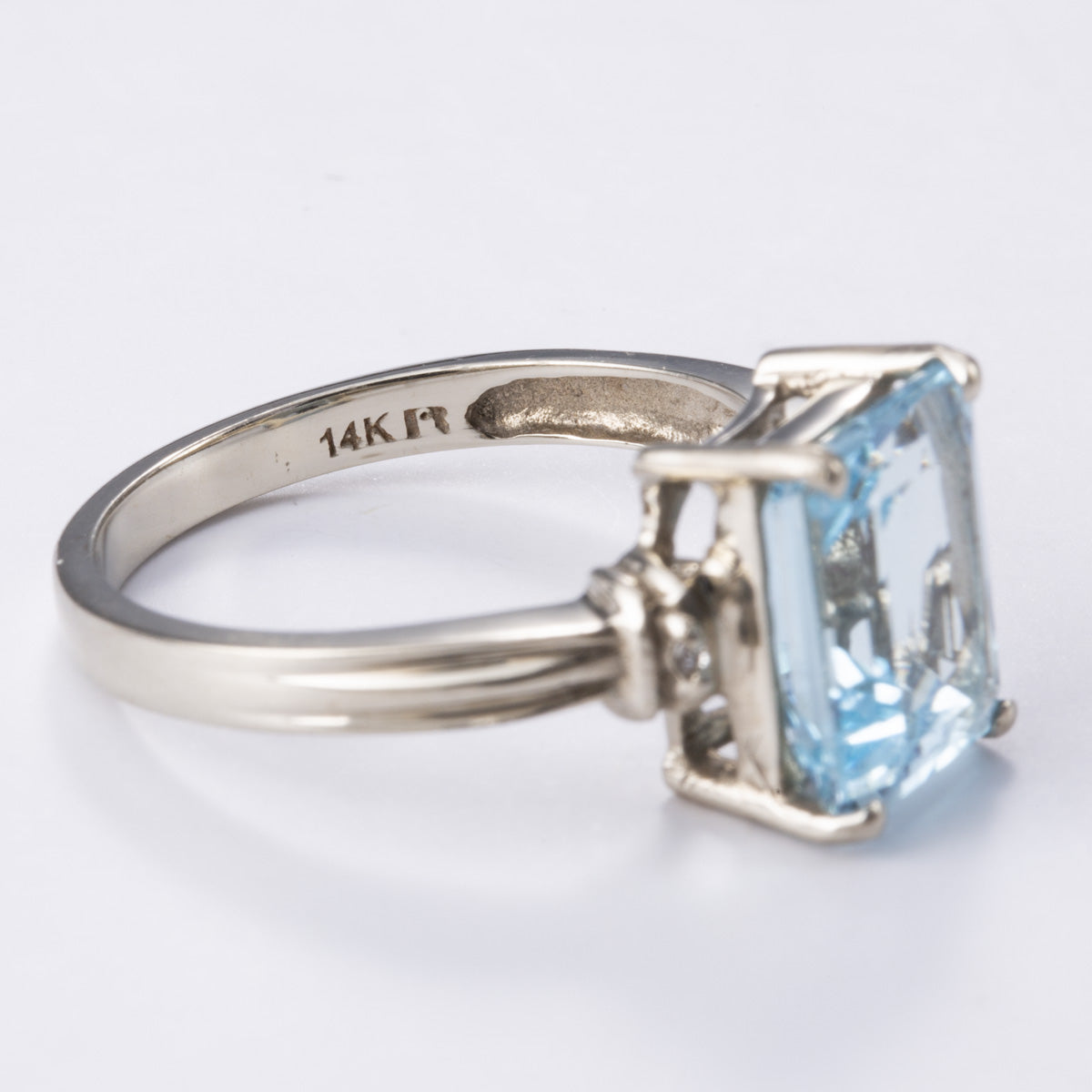 14k White Gold Diamond and Blue Topaz Ring | 0.01ctw, 3.50ct | Sz 7
