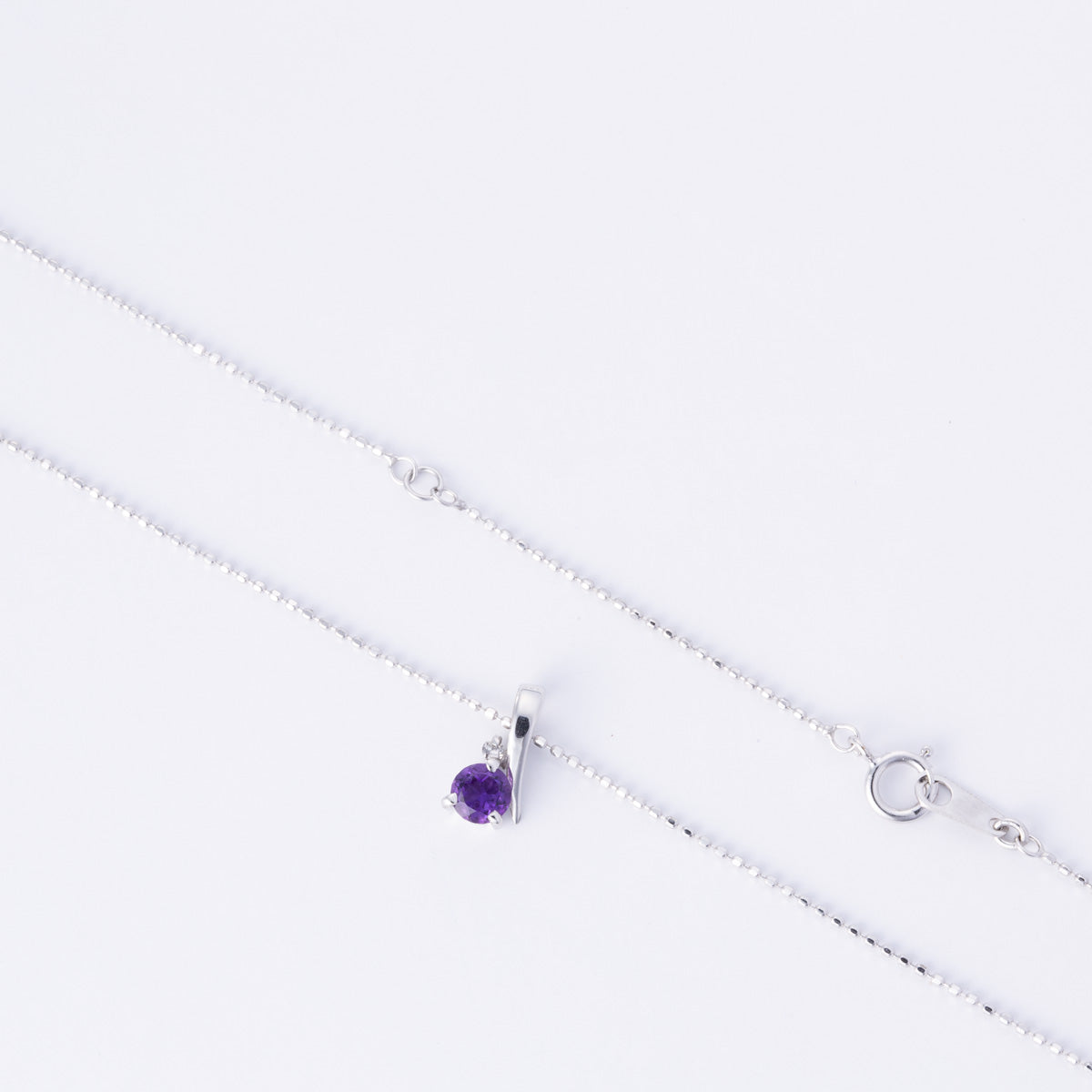 18k White Gold Diamond and Amethyst Necklace | 0.01ct, 0.25ct | 15