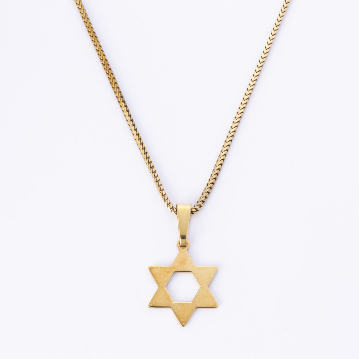 10k Yellow Gold Star Pendant Necklace | 17.5