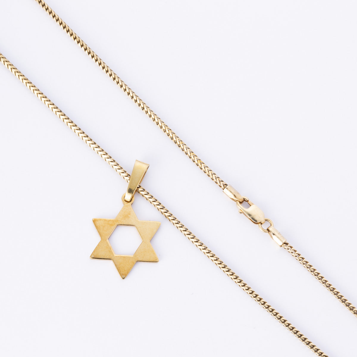 10k Yellow Gold Star Pendant Necklace | 17.5"