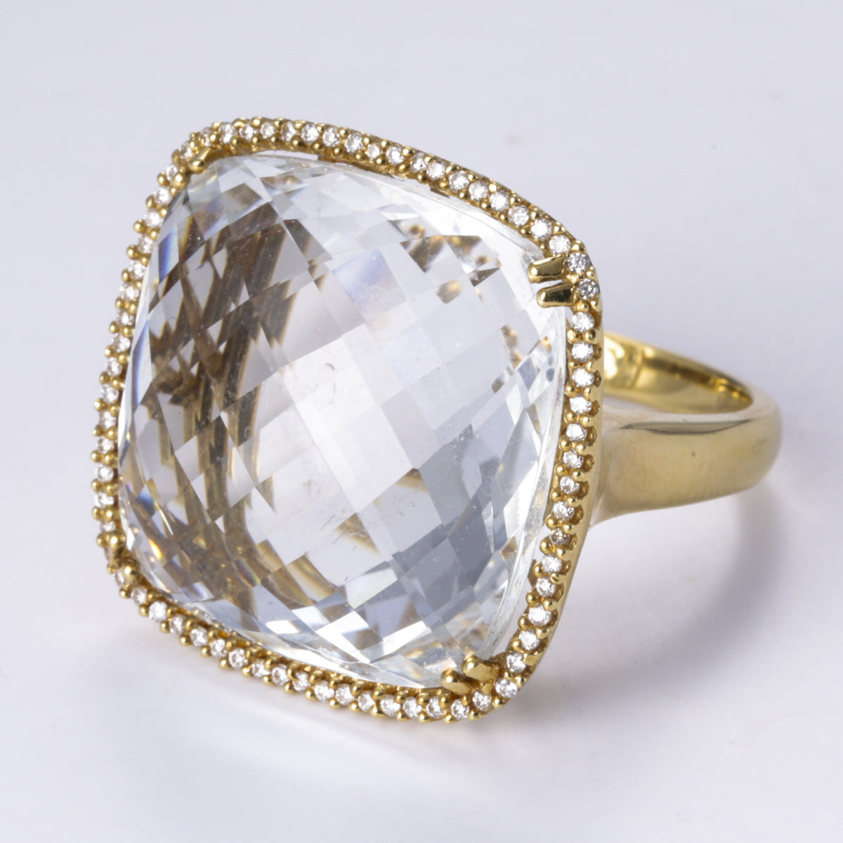 Bague en or jaune 18 carats, topaze blanche et diamants | 39,71 ct, 0,22 ct au total | Taille 7 