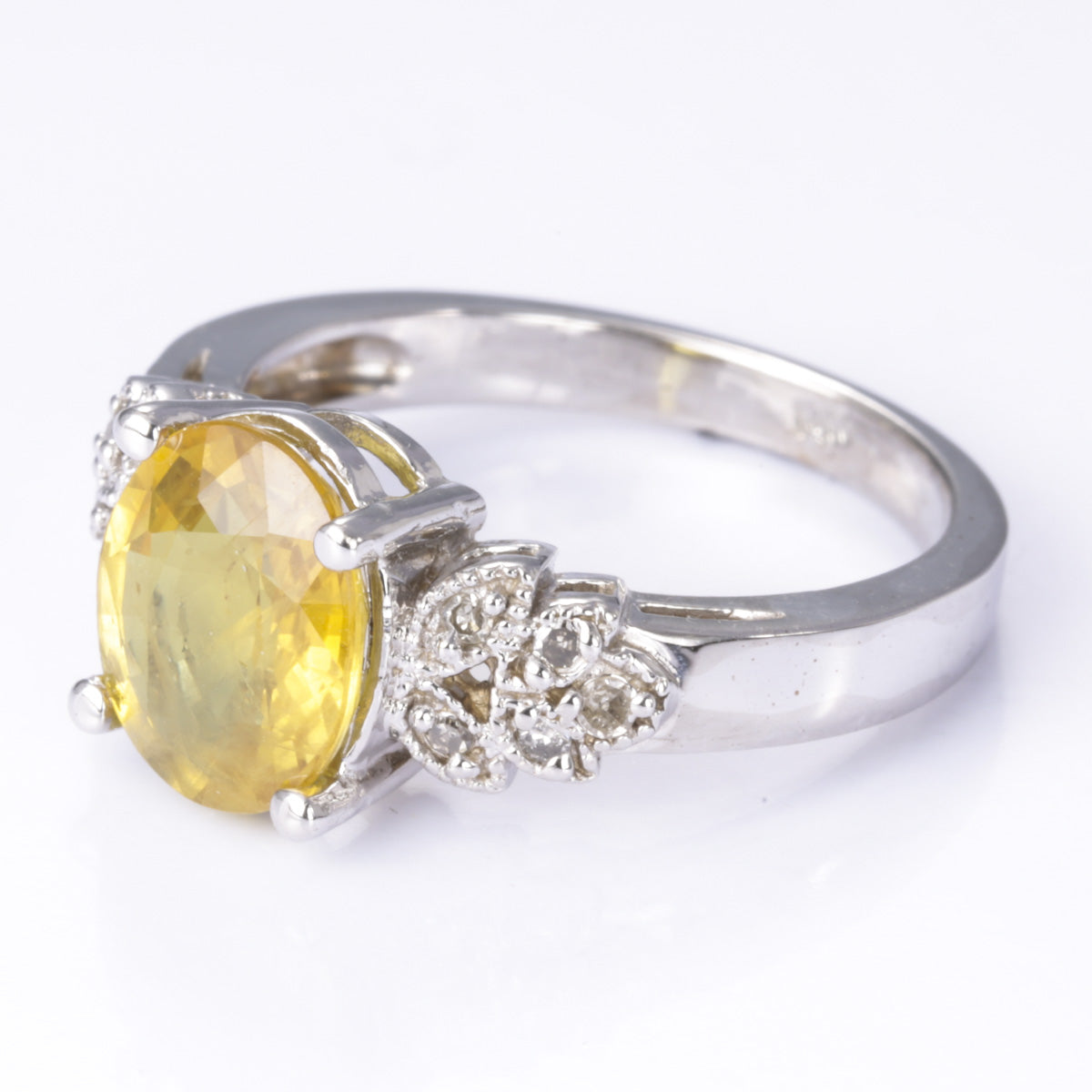 14k White Gold Yellow Sapphire and Diamond Ring | 2.90ct, 0.15ctw | Size 6.25