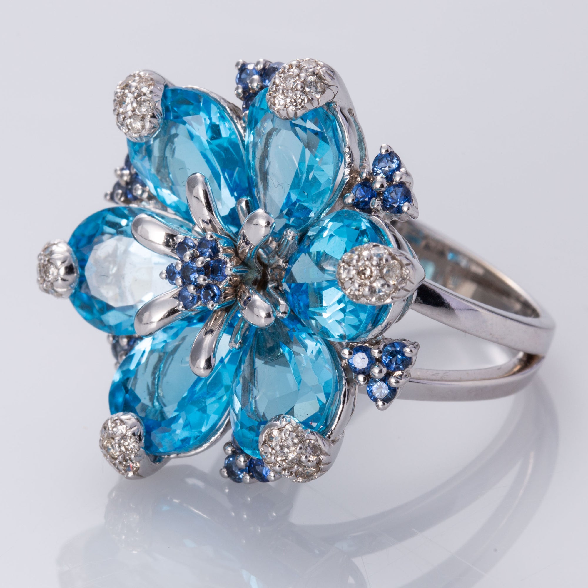 18K White Gold Blue Topaz, Sapphire, and Diamond Ring | 18.48 ctw, 0.42 ctw, 0.65 ctw | SZ 9 |