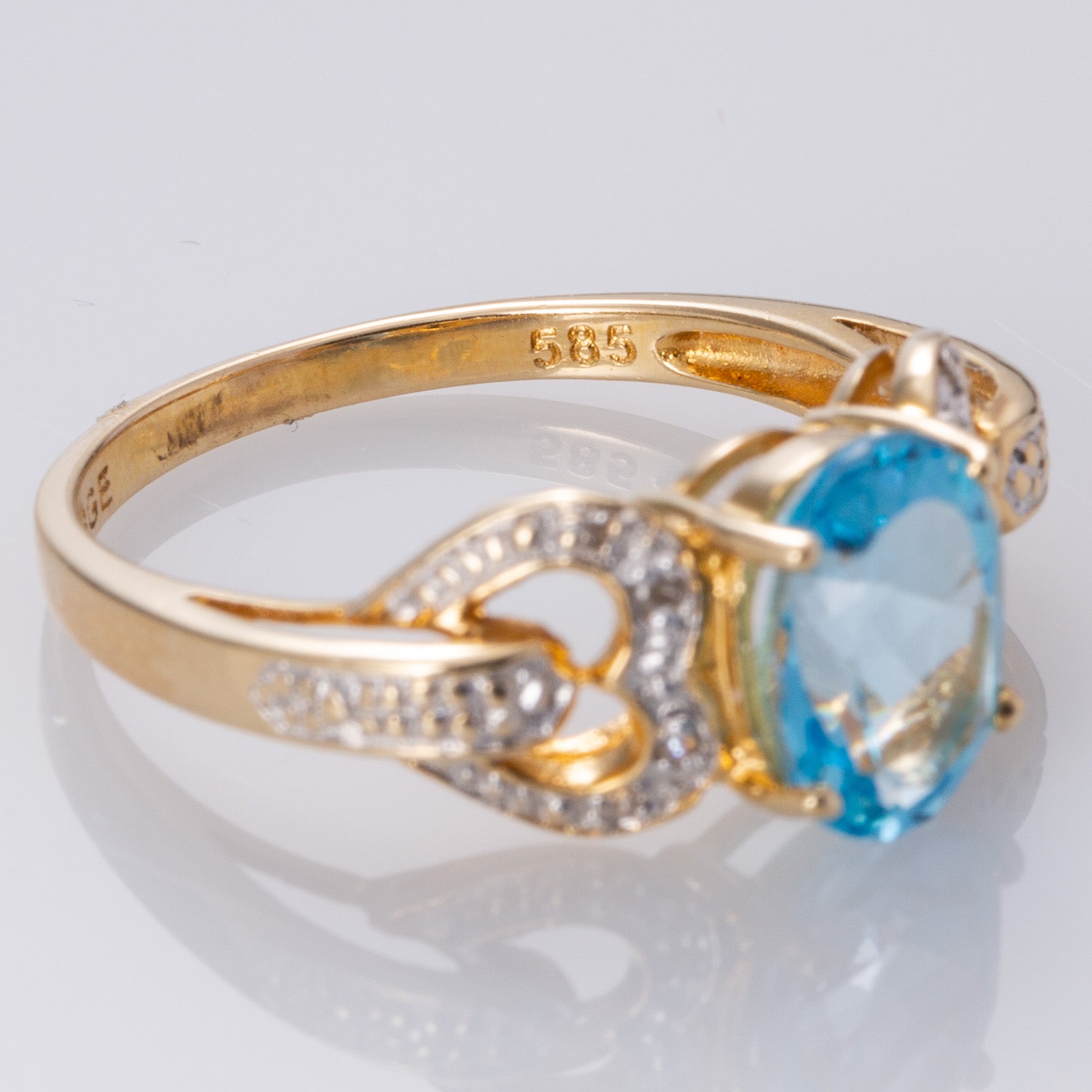 14K Topaz and Diamond Cocktail Ring | 1.85ct, 0.06ctw | SZ 7.25 |